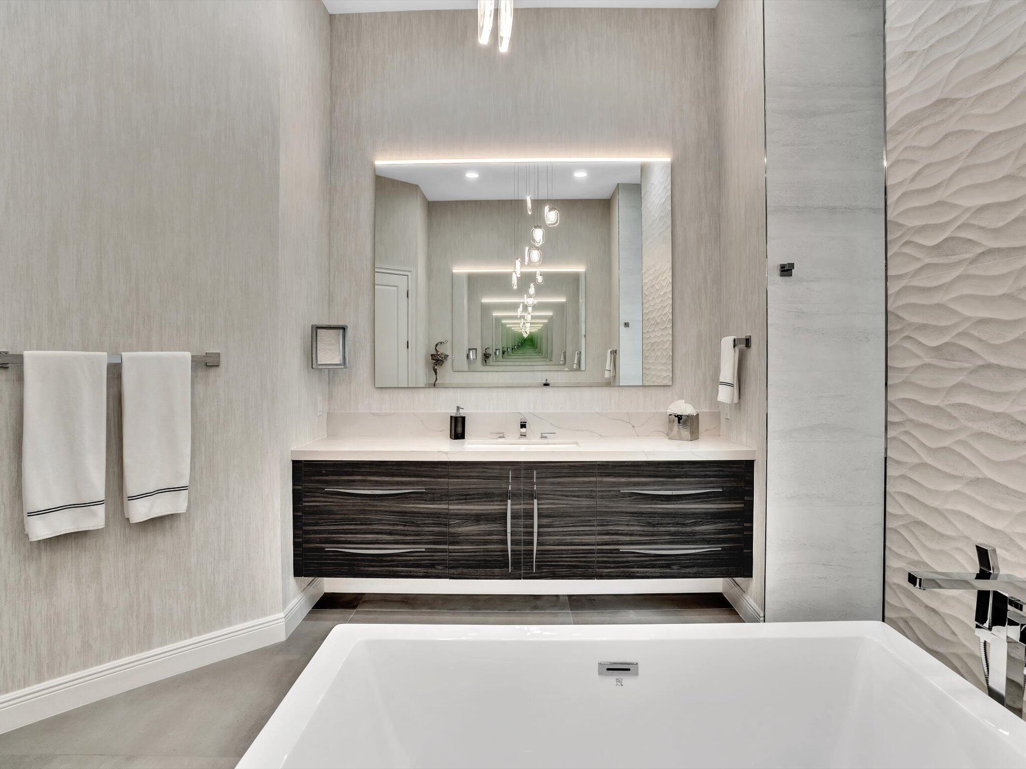 ROYAL PALM POLO - Residential