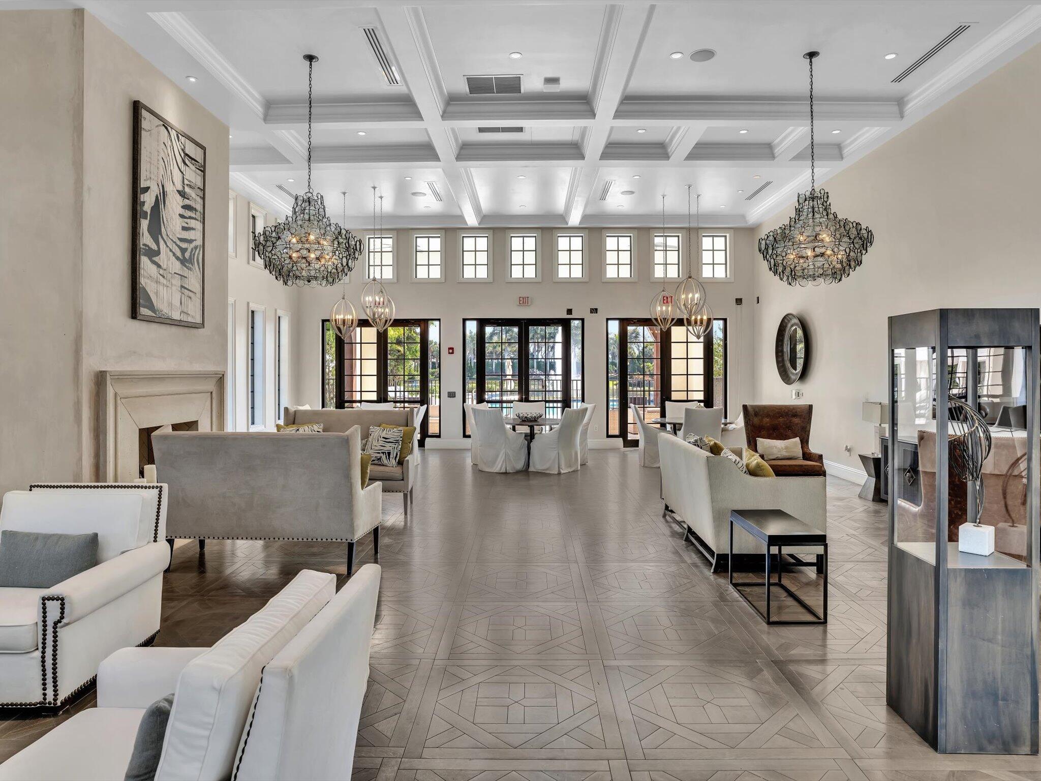 ROYAL PALM POLO - Residential