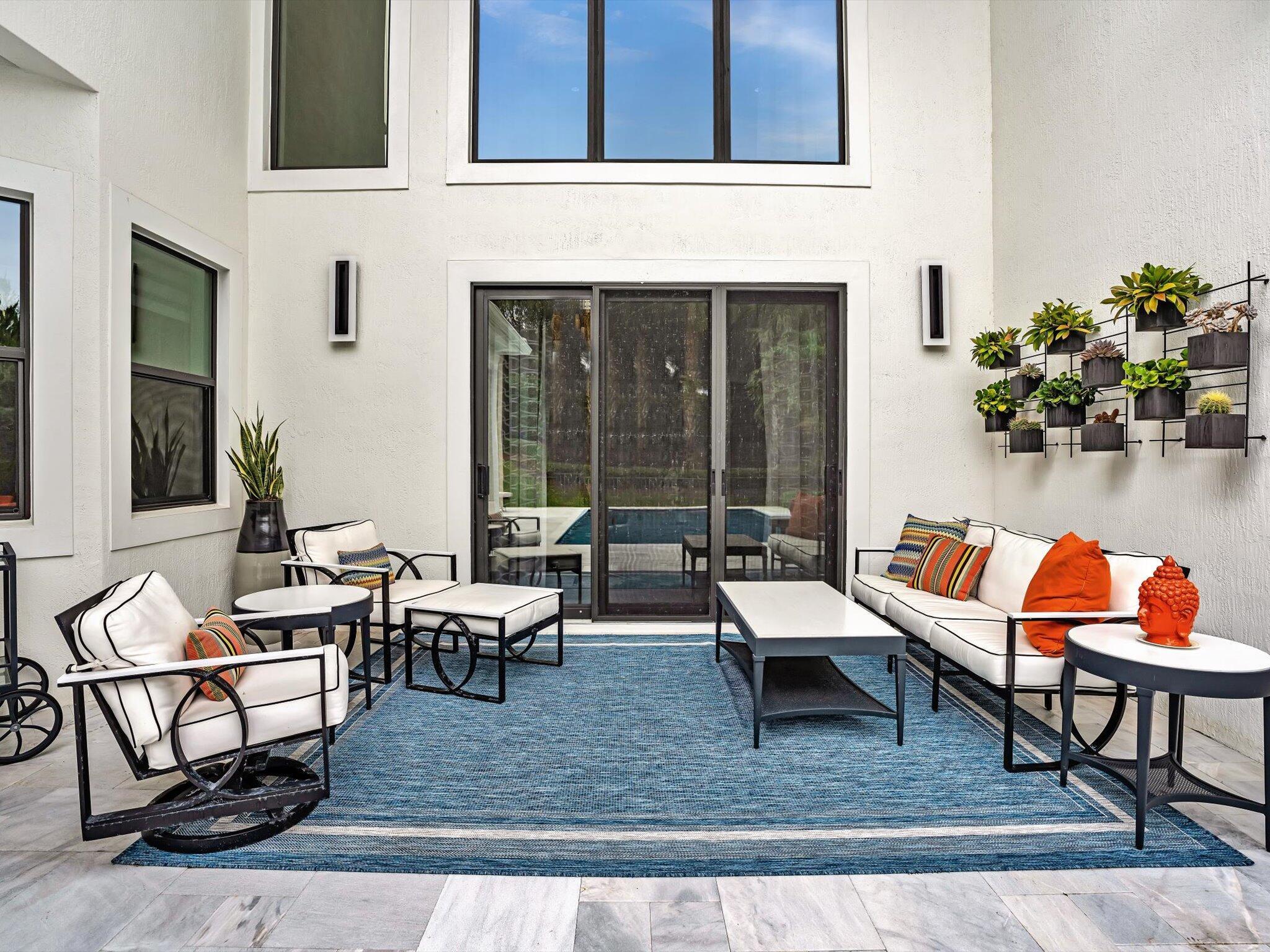 ROYAL PALM POLO - Residential