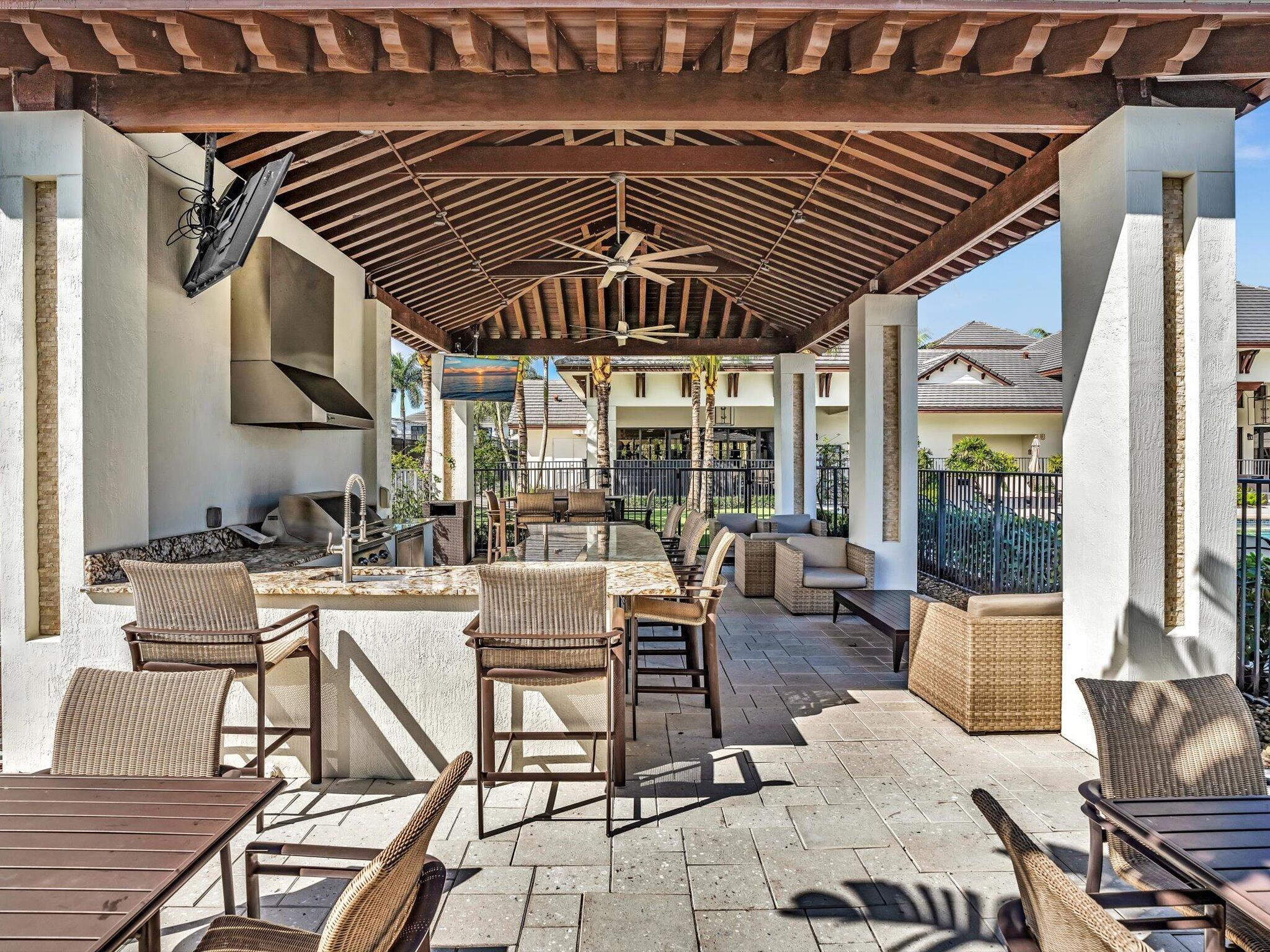 ROYAL PALM POLO - Residential