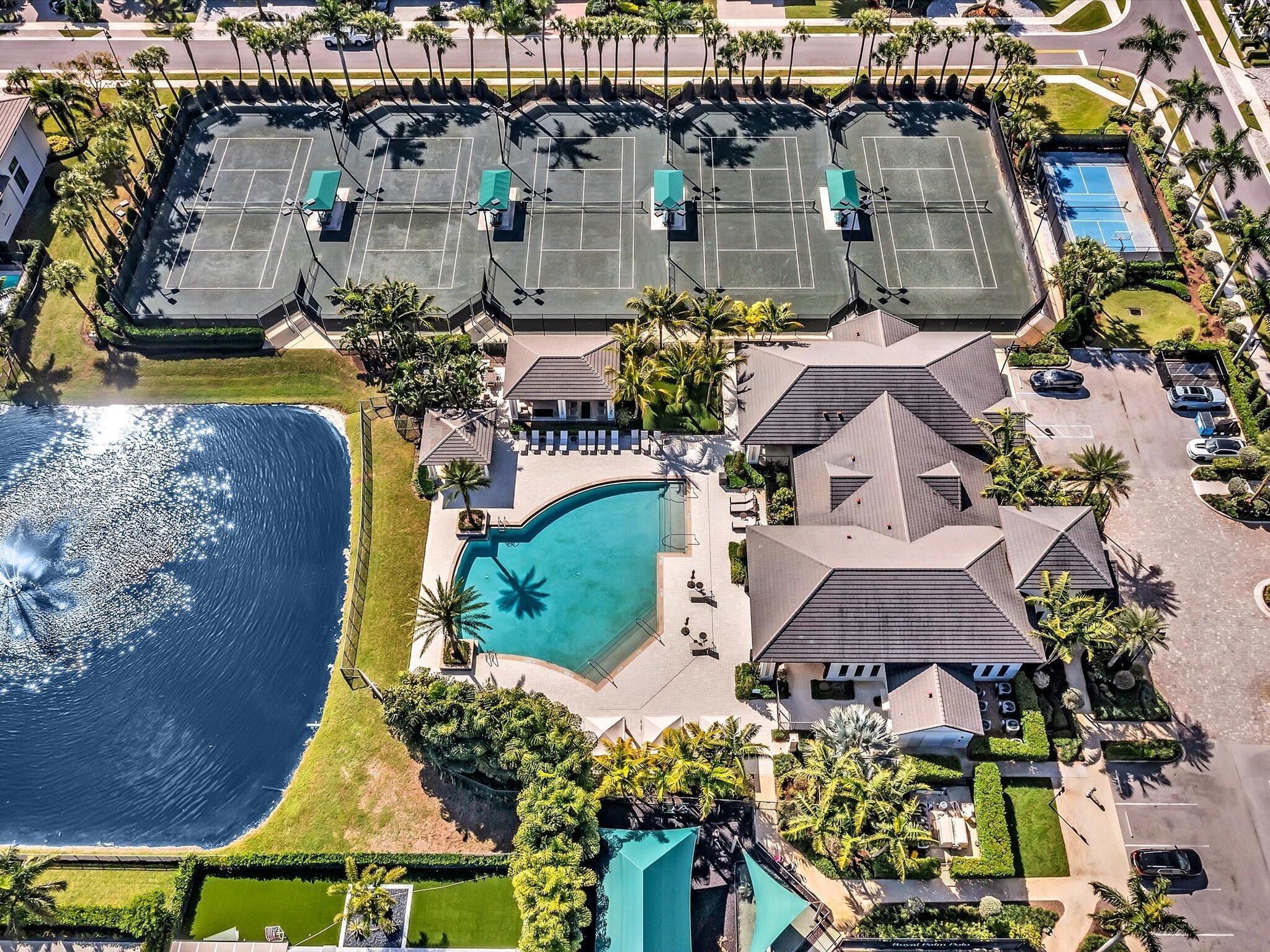 ROYAL PALM POLO - Residential