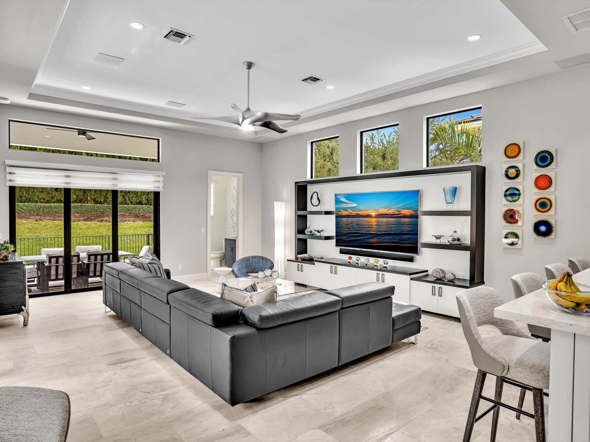 ROYAL PALM POLO - Residential