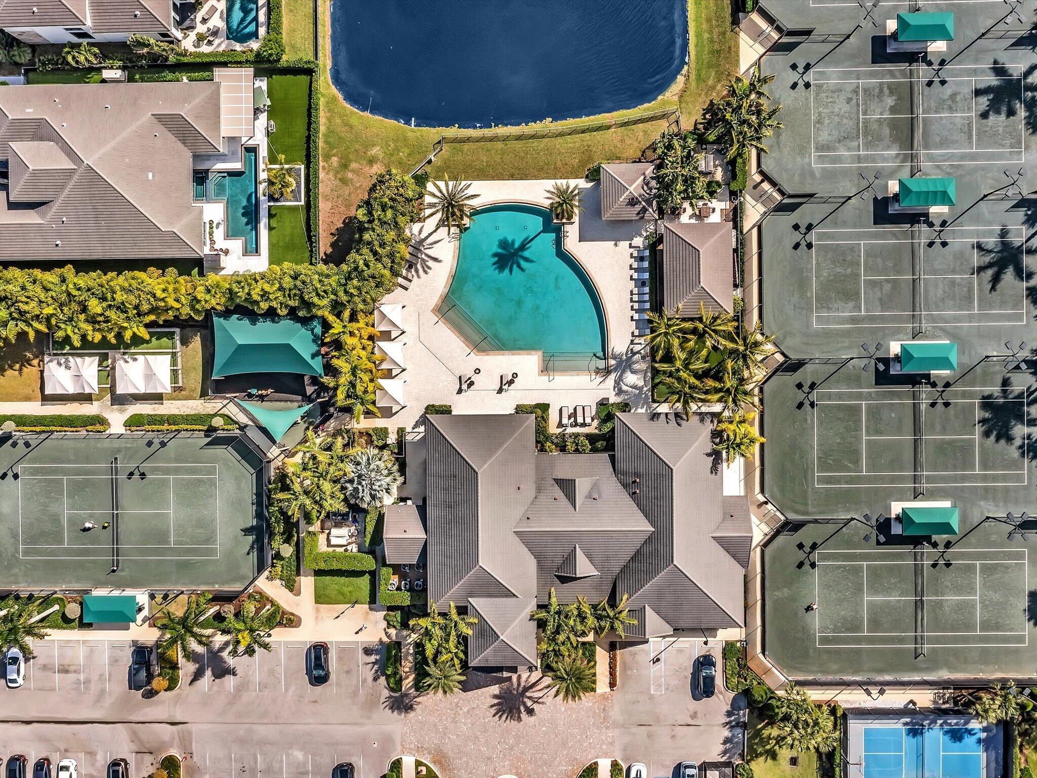 ROYAL PALM POLO - Residential
