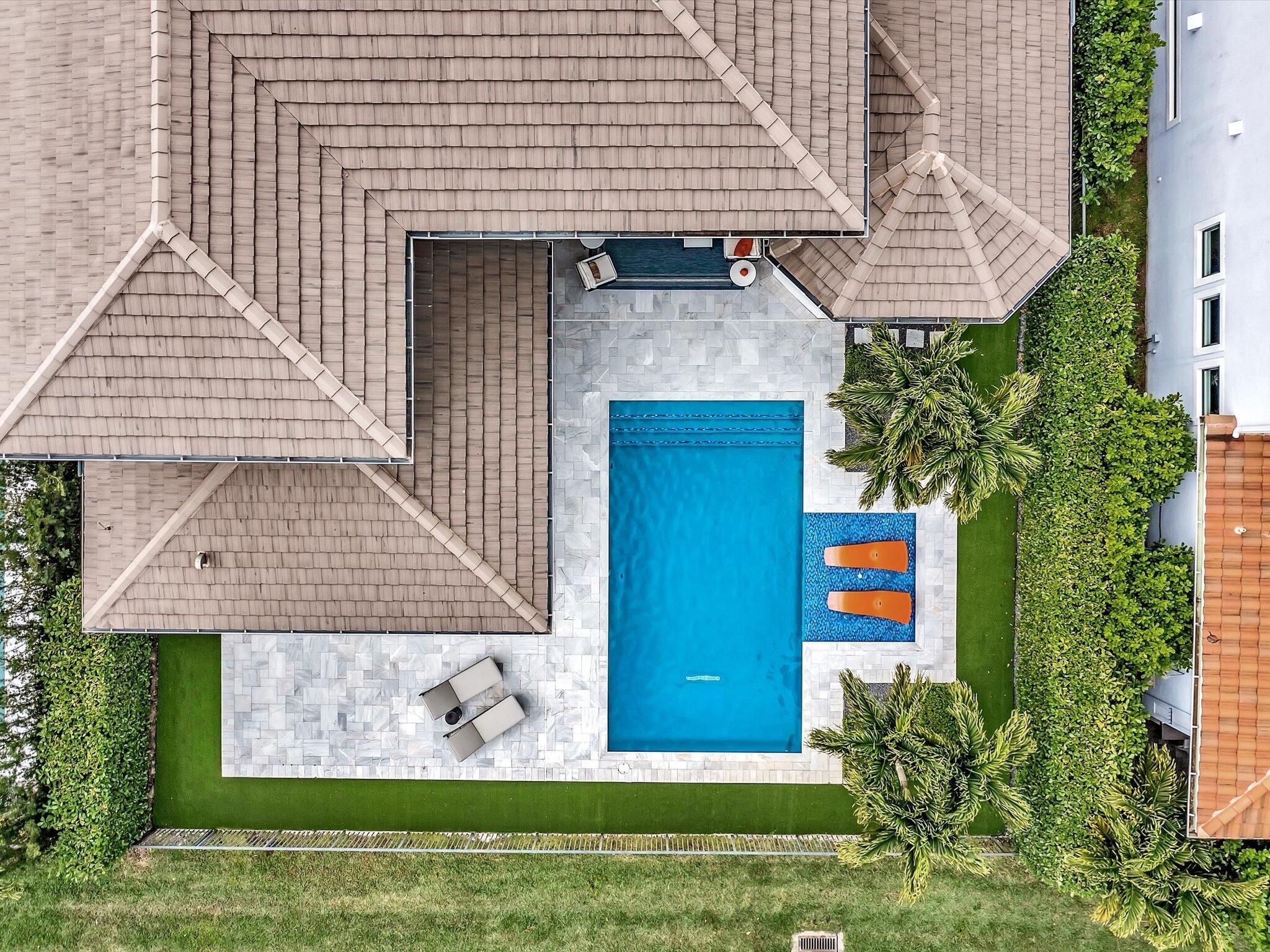 ROYAL PALM POLO - Residential