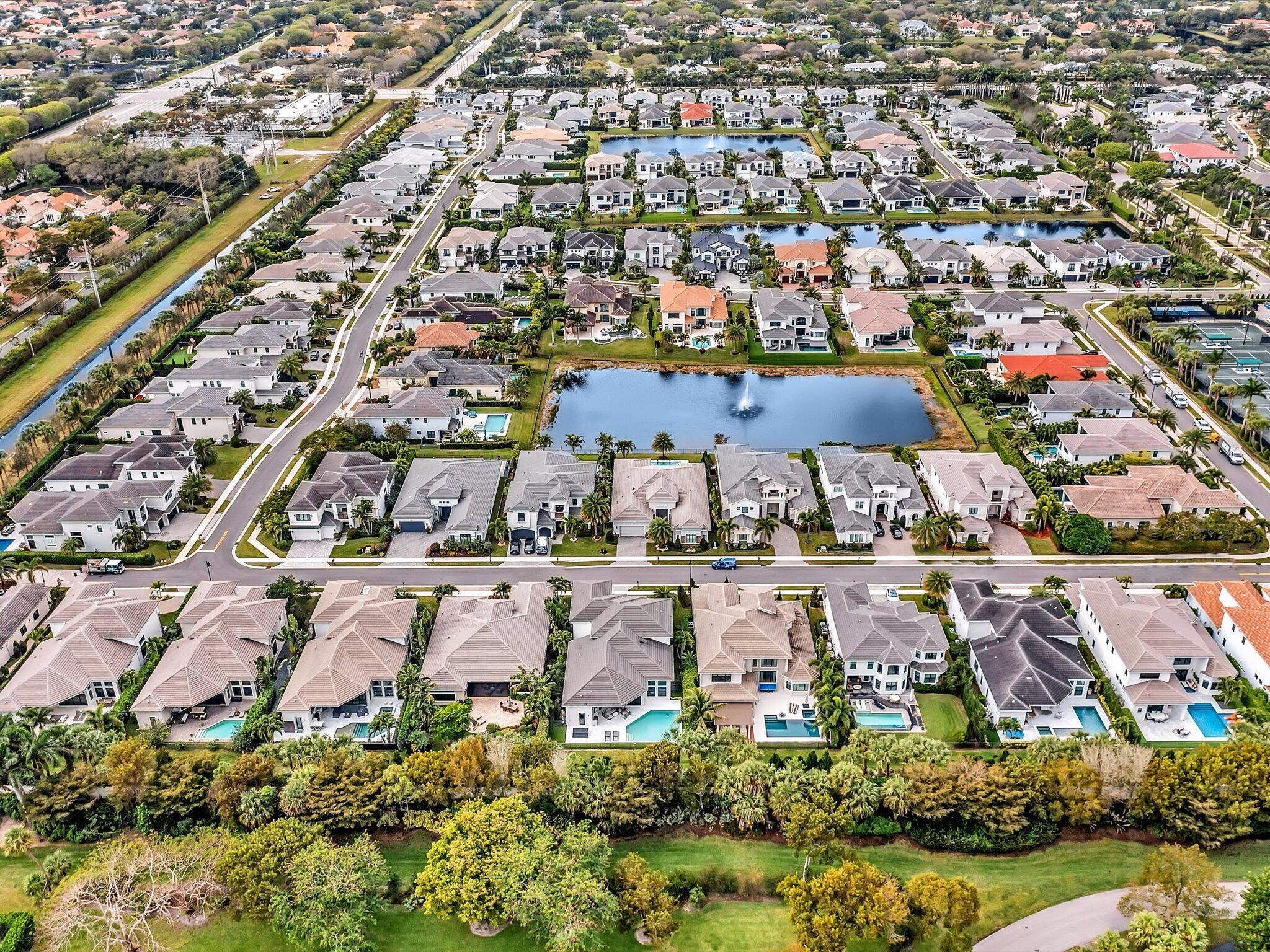 ROYAL PALM POLO - Residential