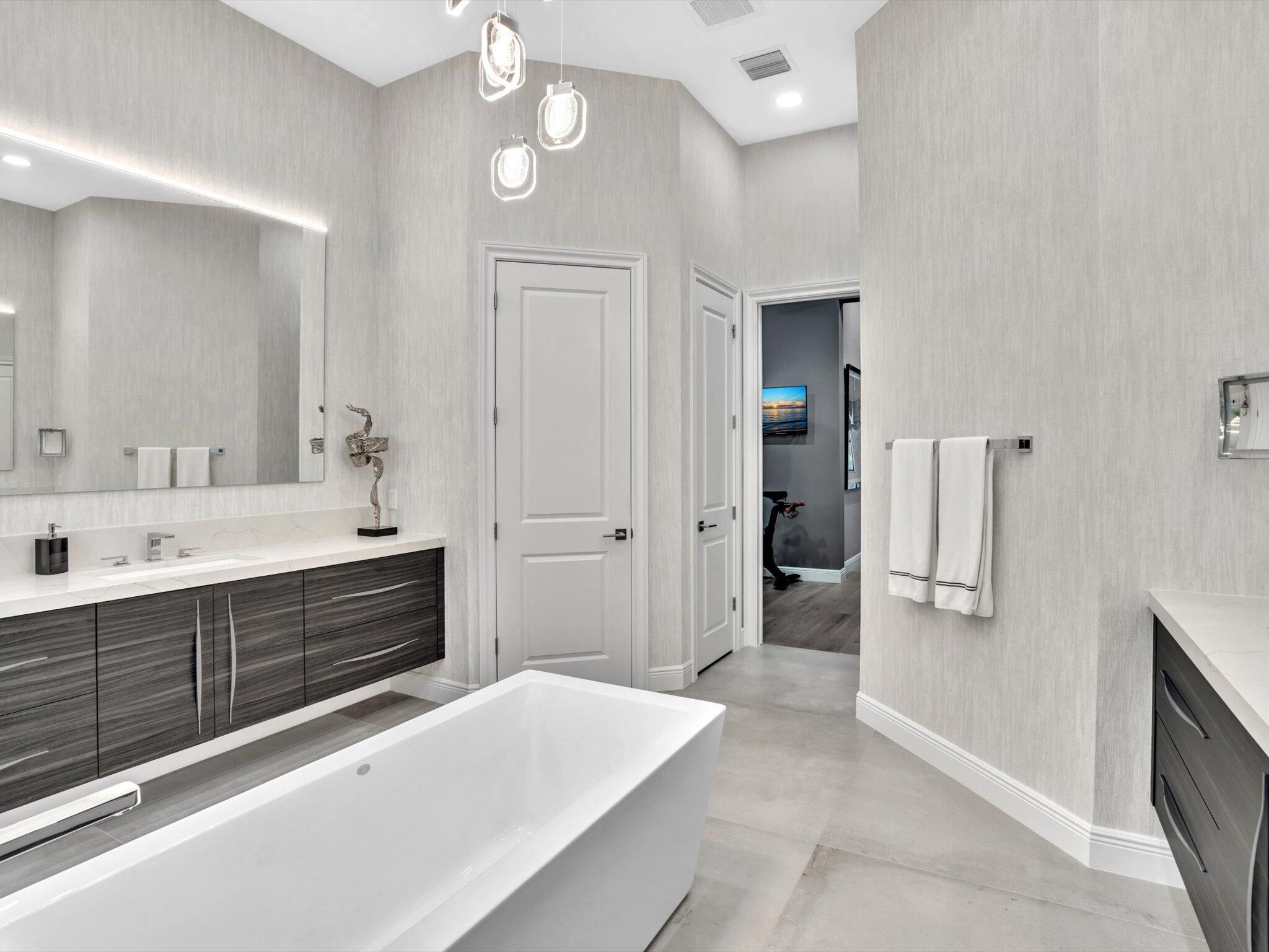 ROYAL PALM POLO - Residential