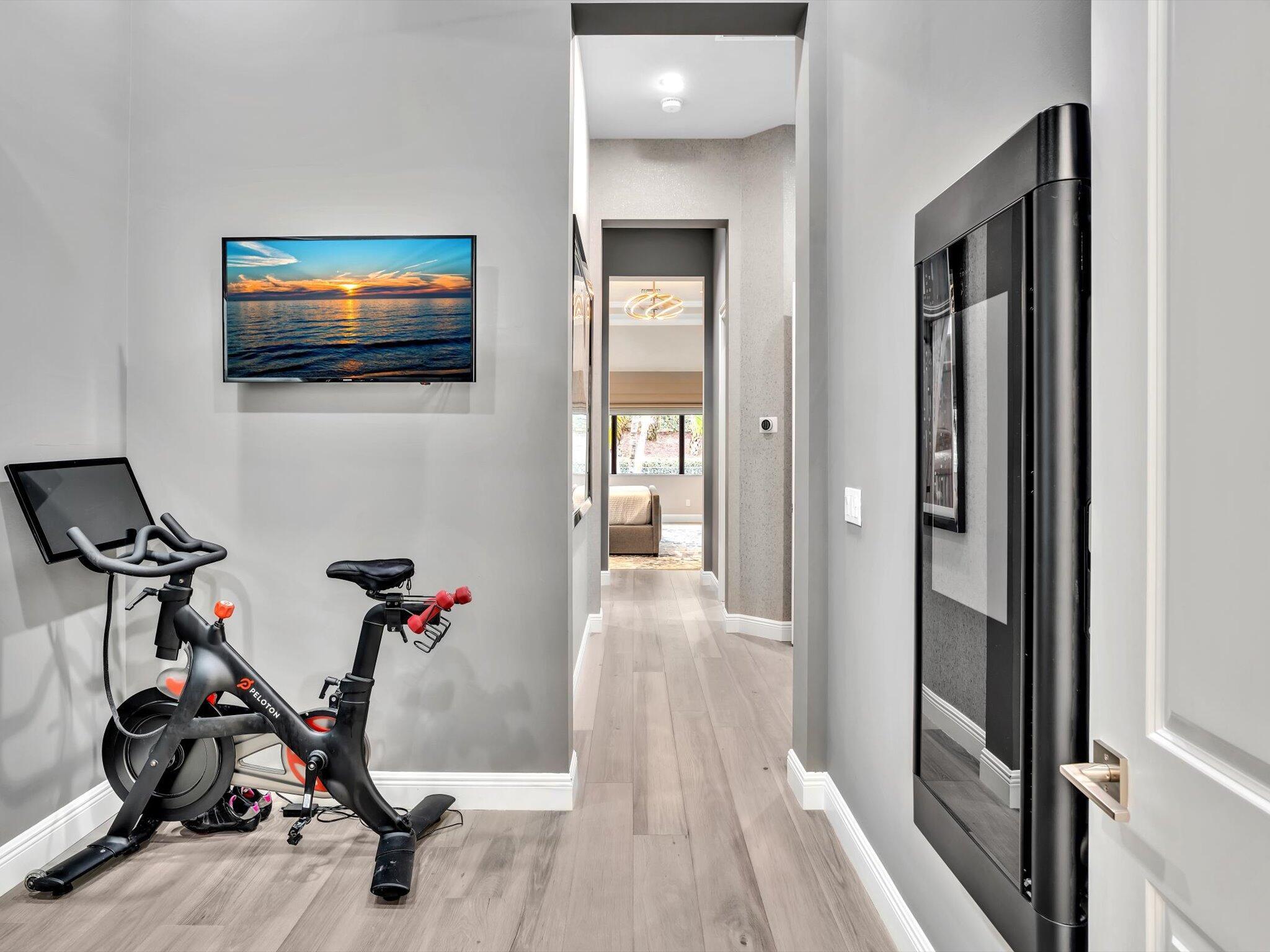 ROYAL PALM POLO - Residential