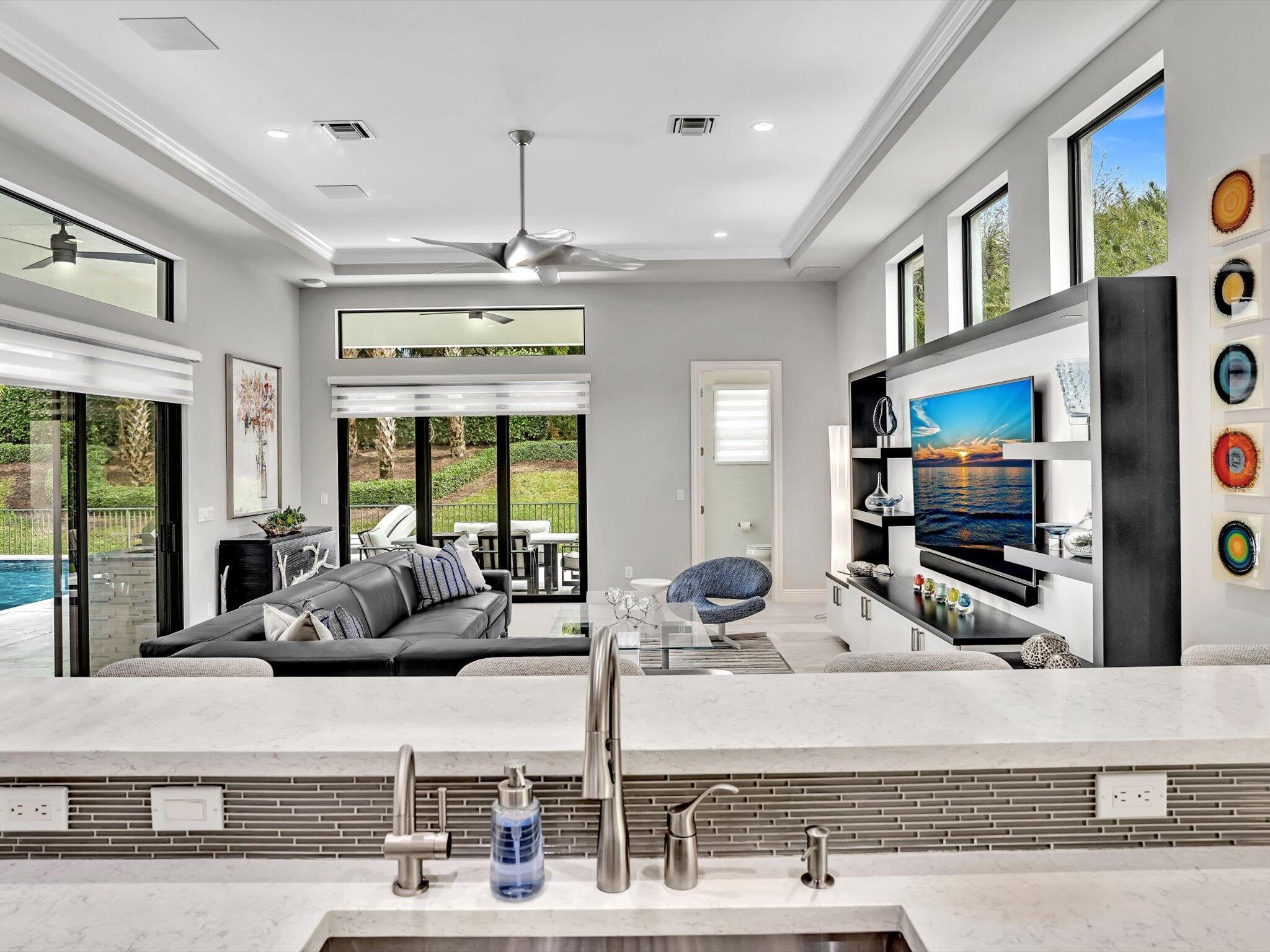 ROYAL PALM POLO - Residential