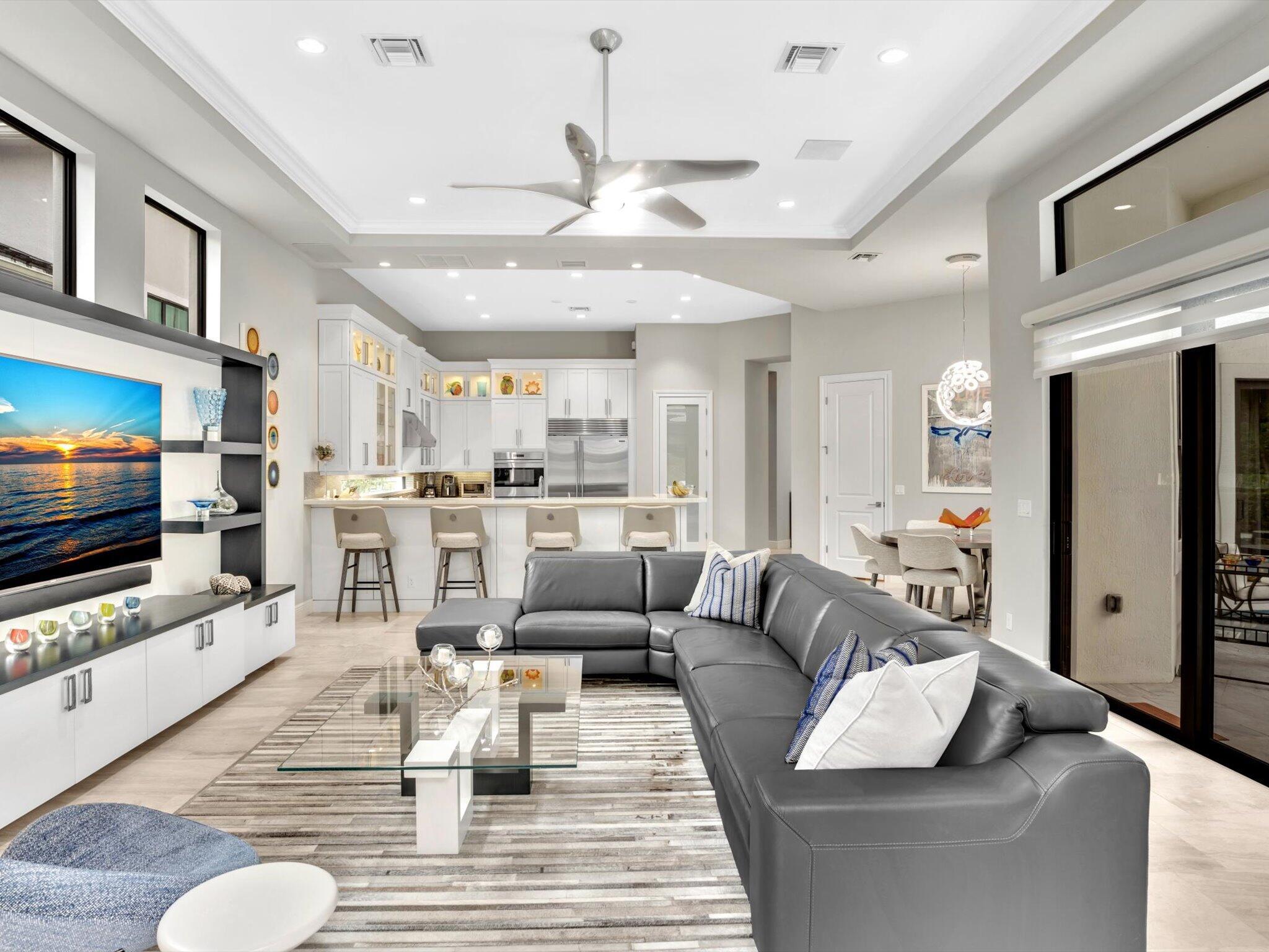 ROYAL PALM POLO - Residential