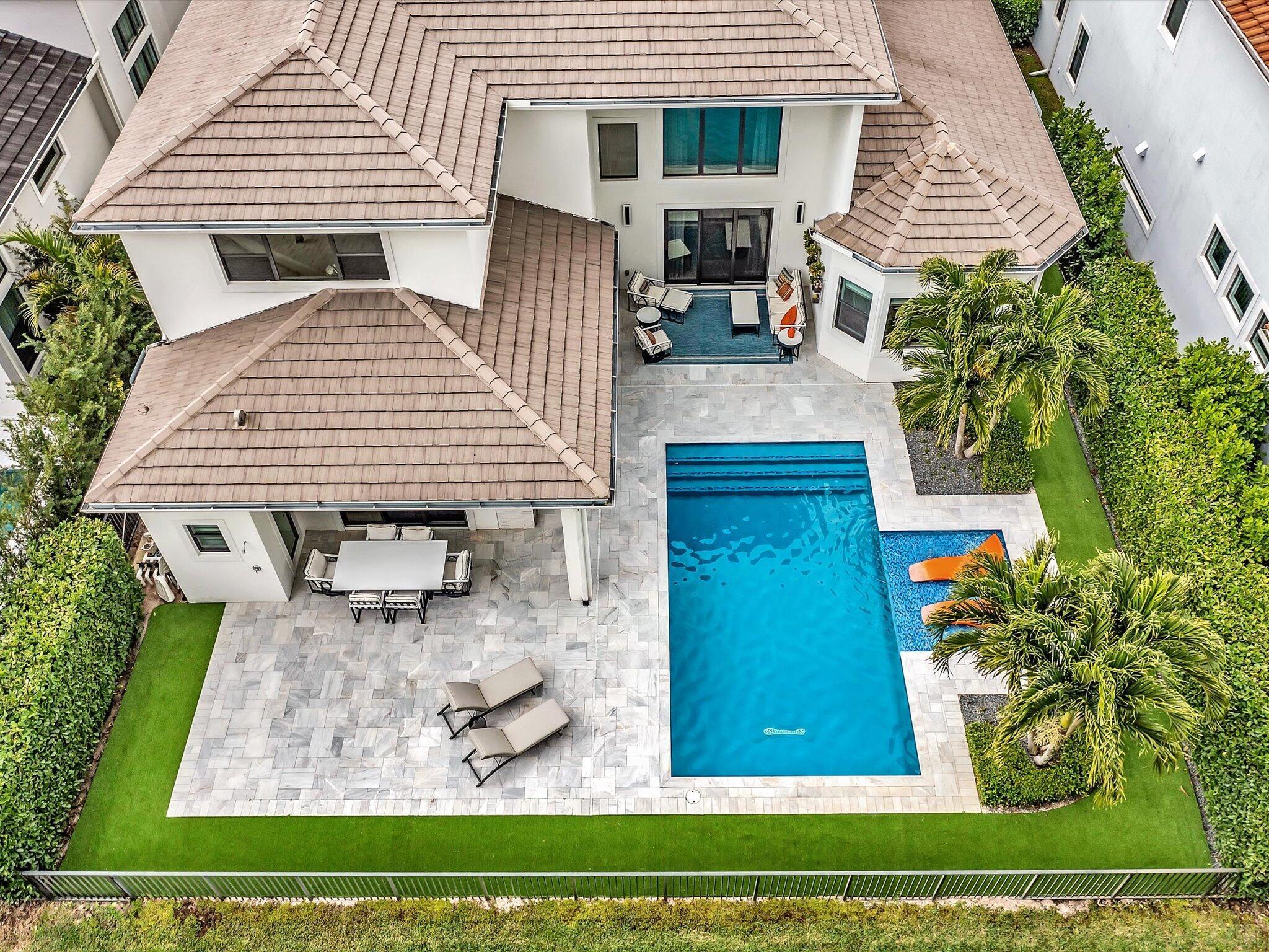 ROYAL PALM POLO - Residential