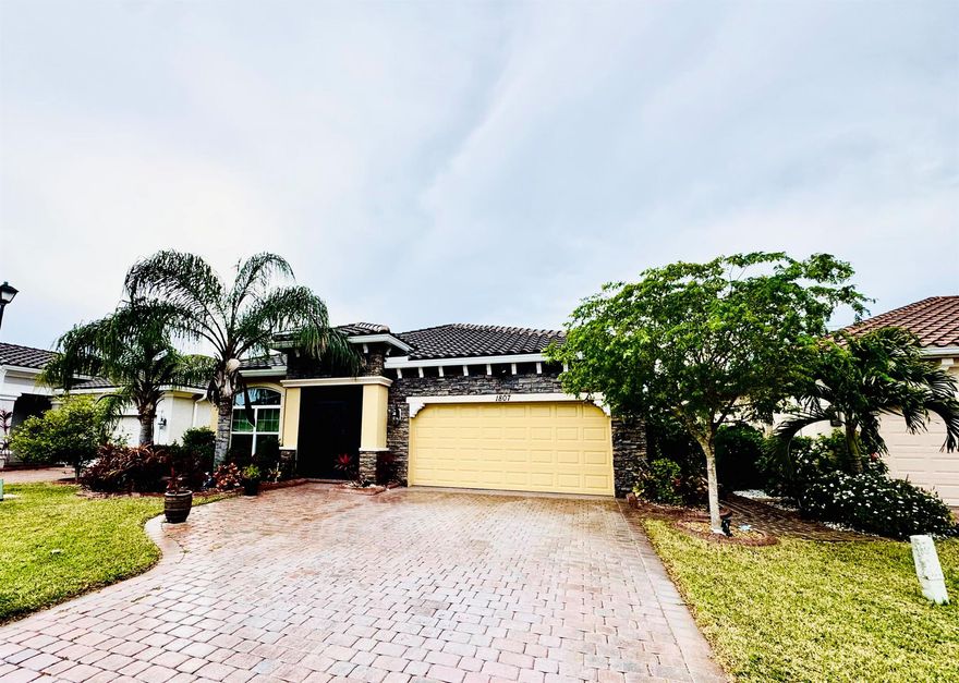 Welcome to Millstone Landing in Vero Beach a place of tranquility! The backyard is peaceful place. Recreation Facility, Basketball, Tennis, Pickleball, Fitness Center, Pool and clubhouse to enjoy. Cutting of lawn is included with the rent