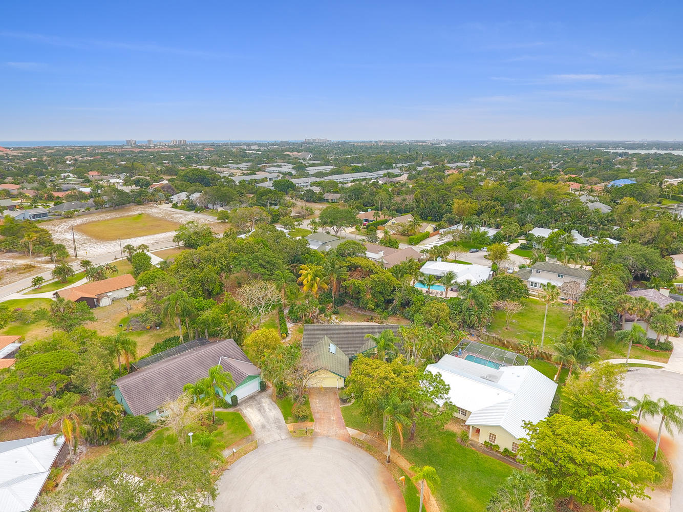 TEQUESTA PINES - Residential