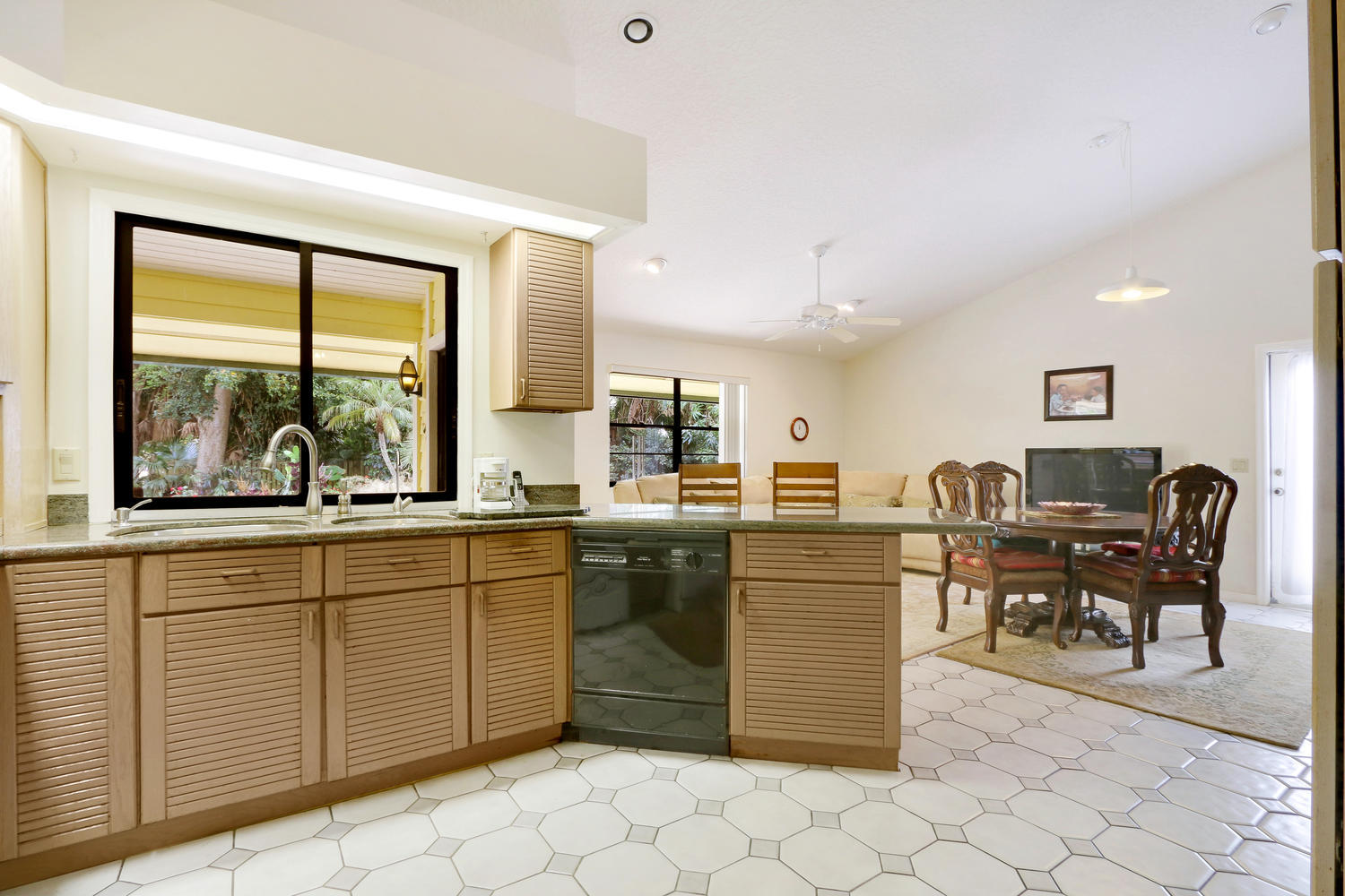 TEQUESTA PINES - Residential