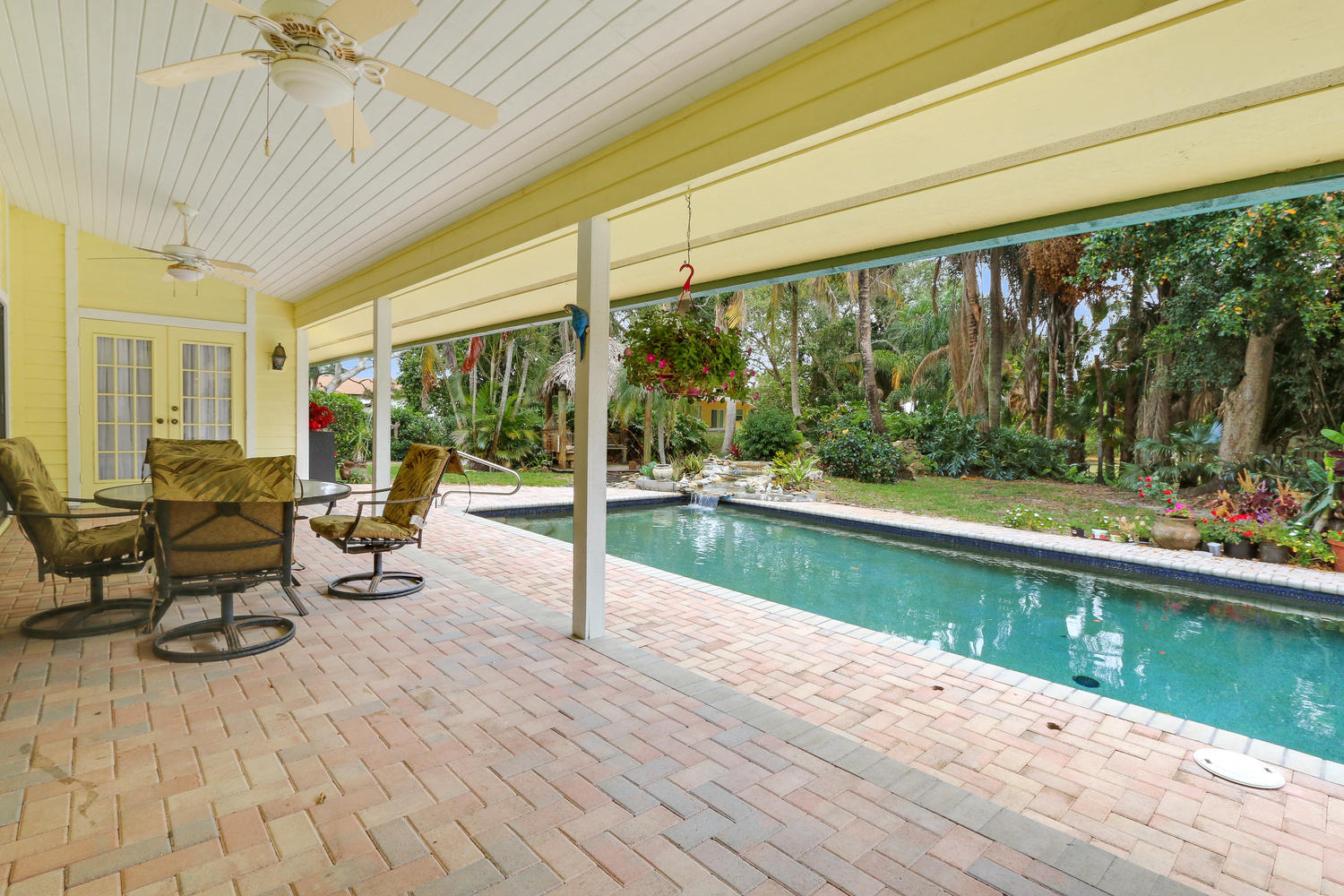 TEQUESTA PINES - Residential