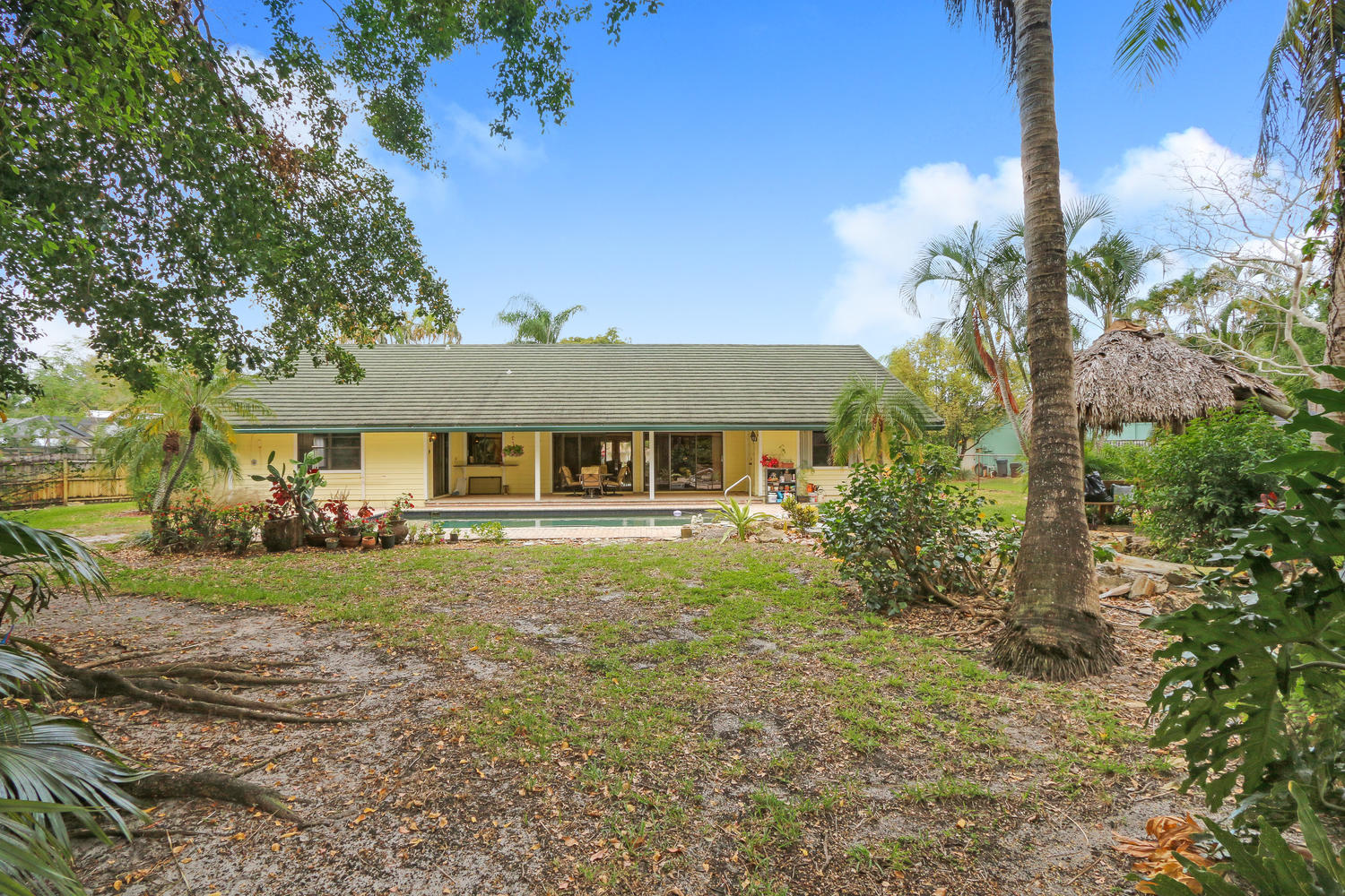 TEQUESTA PINES - Residential