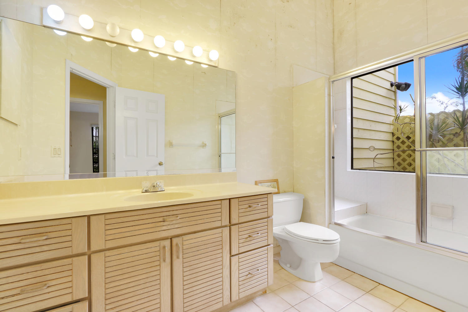 TEQUESTA PINES - Residential