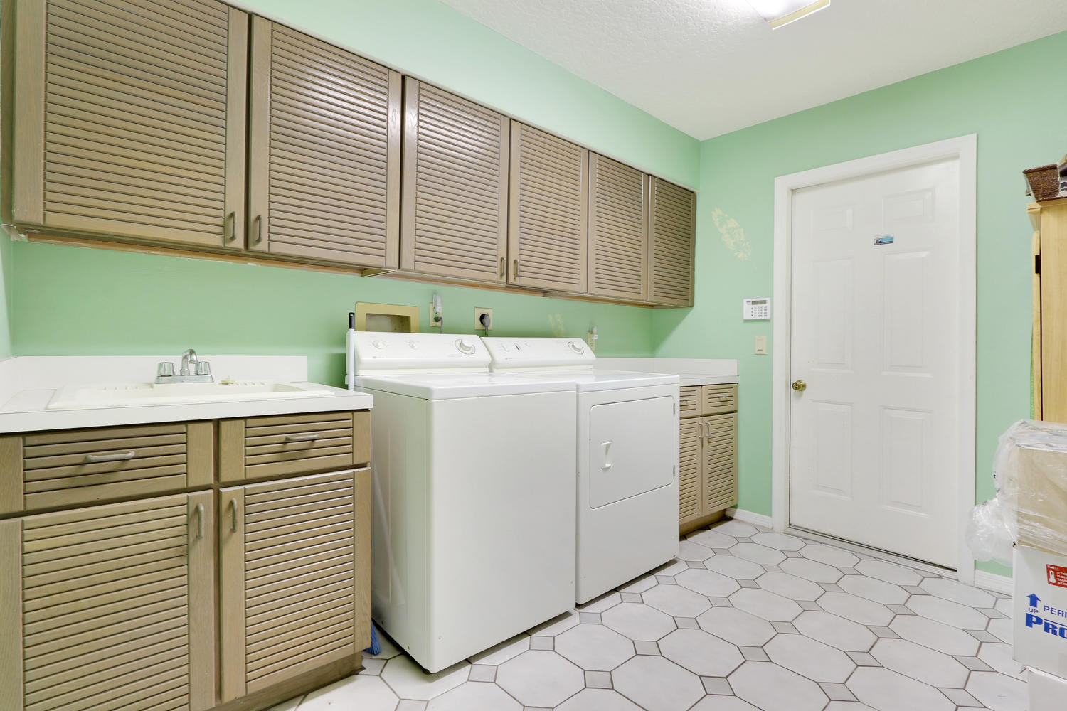 TEQUESTA PINES - Residential