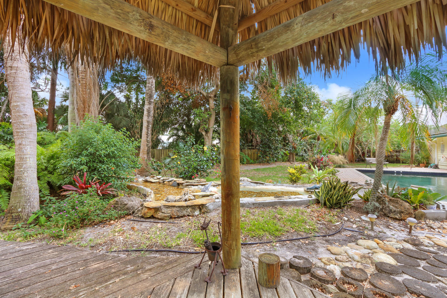 TEQUESTA PINES - Residential