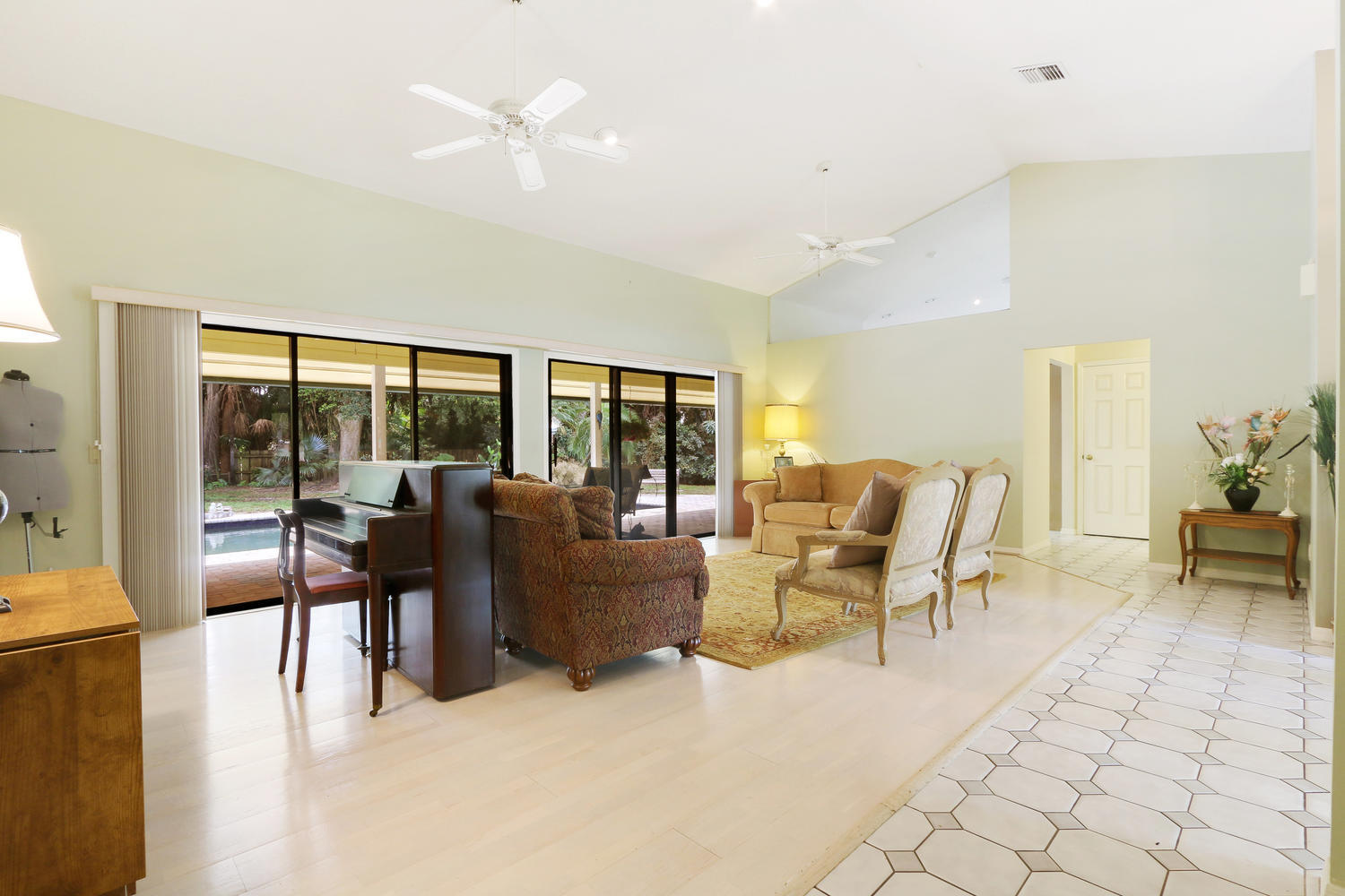 TEQUESTA PINES - Residential