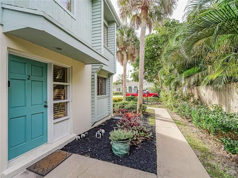917 Coquina Lane Unit 2, Vero Beach, FL MLS: R11059405