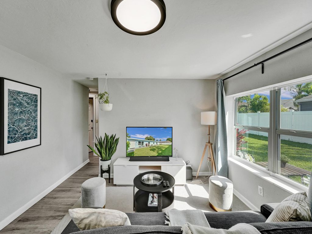 Photo of 717 SW 2nd Court, Delray Beach, FL 33444 (MLS # B26001385)