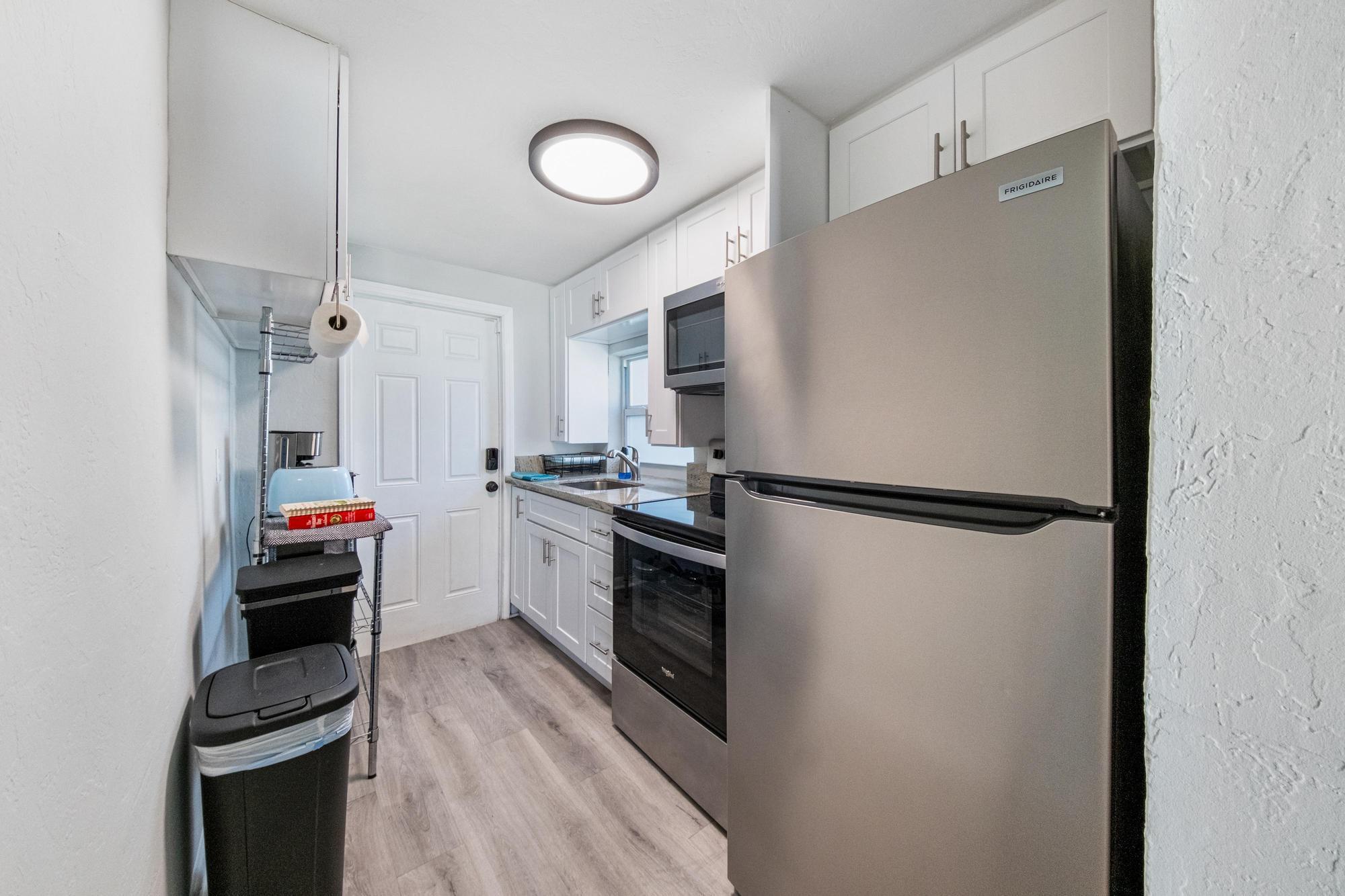 CARVER SQUARE - Residential Lease