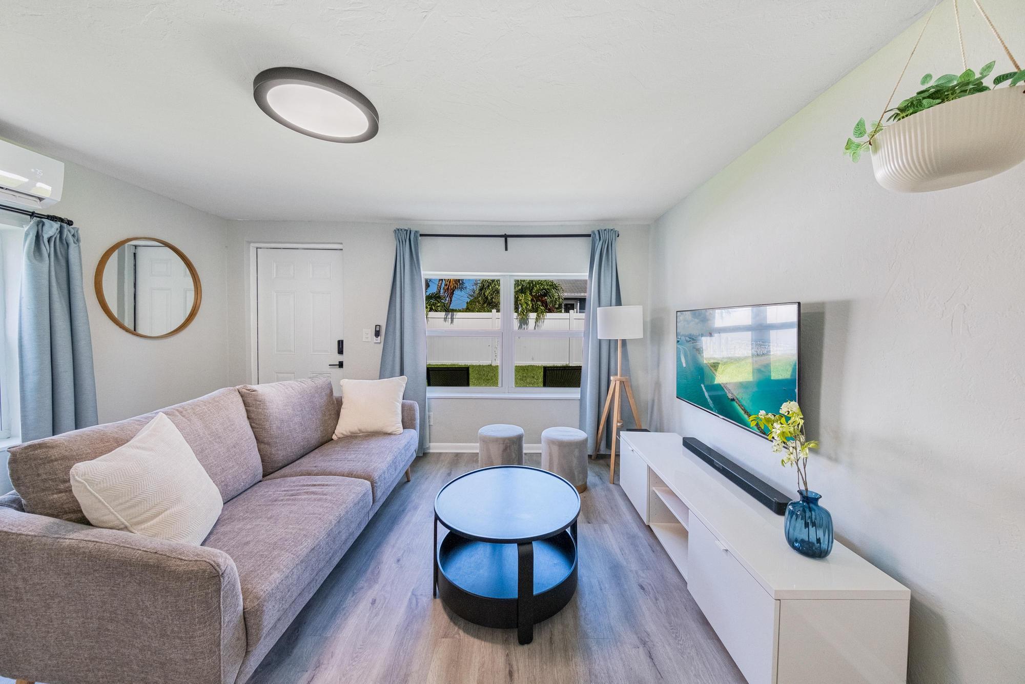 CARVER SQUARE - Residential Lease