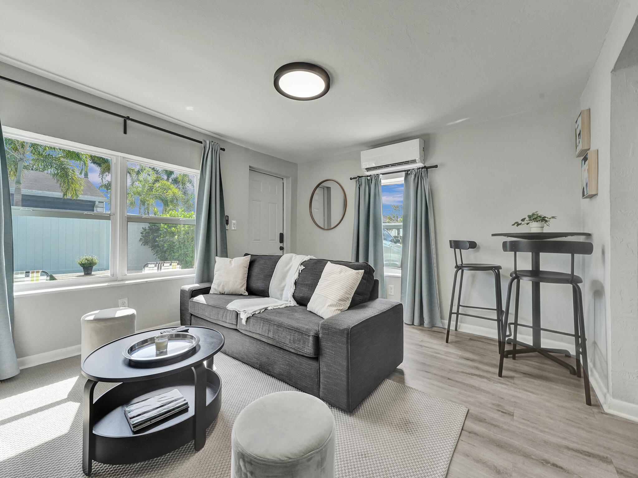 CARVER SQUARE - Residential Lease