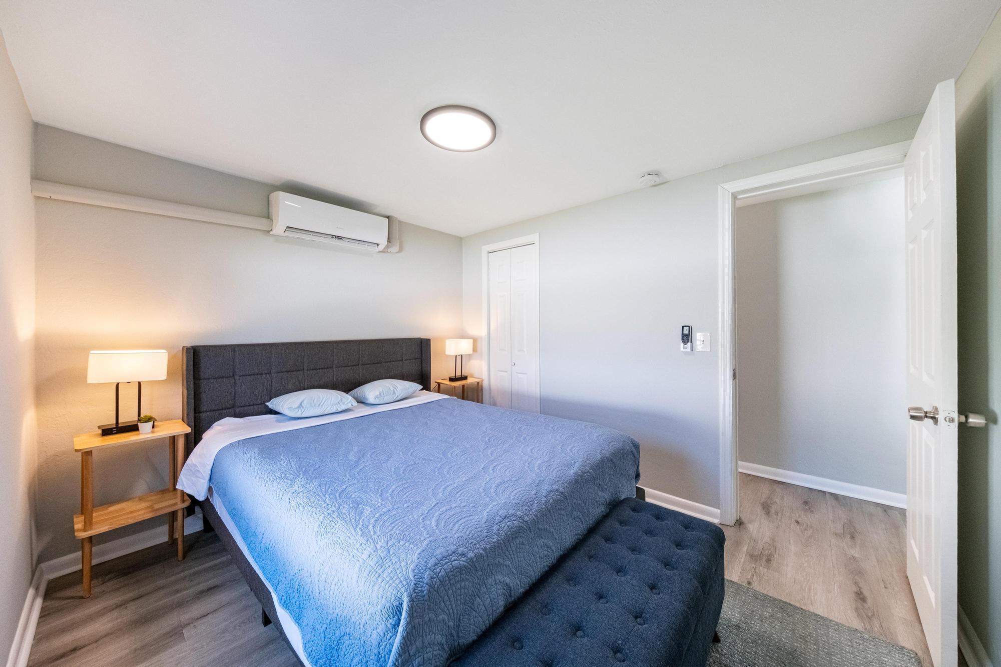 CARVER SQUARE - Residential Lease