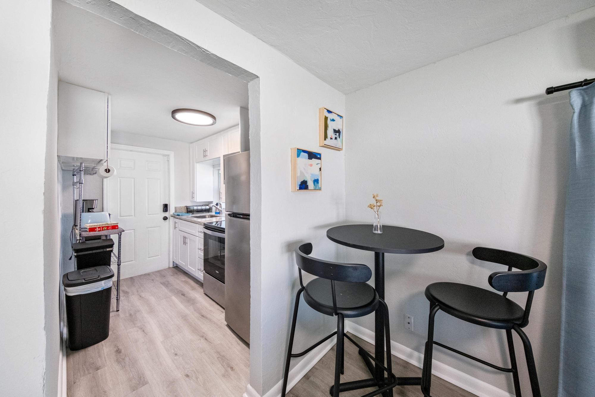 CARVER SQUARE - Residential Lease