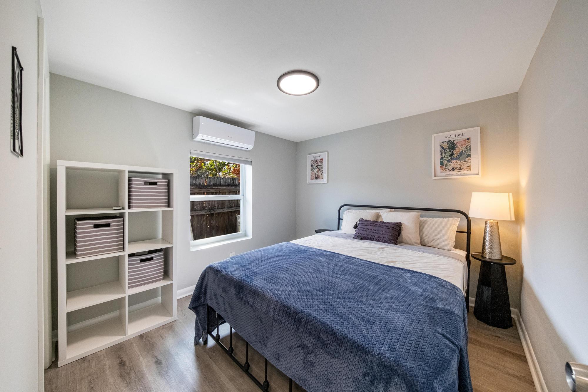 CARVER SQUARE - Residential Lease