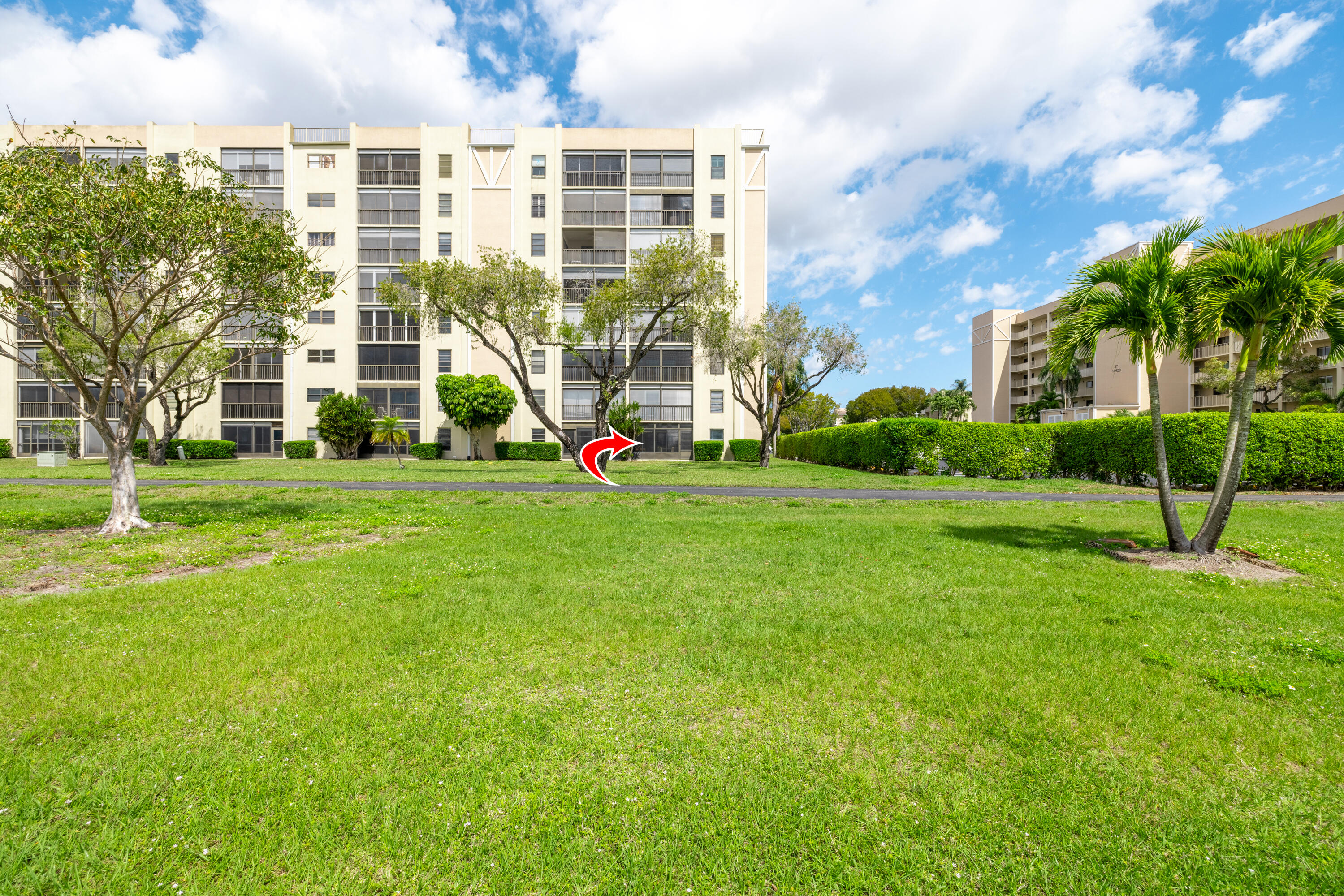 HUNTINGTON LAKES SEC THREE CONDOS - Residential