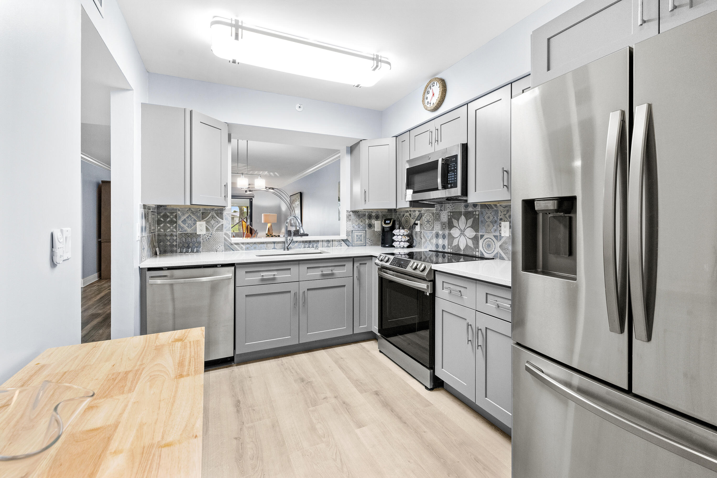 HUNTINGTON LAKES SEC THREE CONDOS - Residential