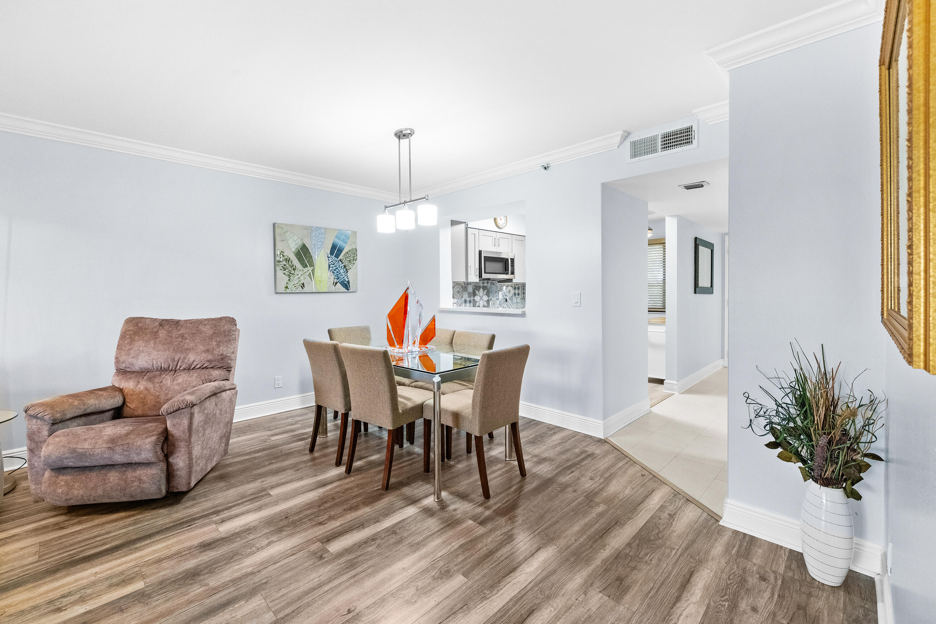 HUNTINGTON LAKES SEC THREE CONDOS - Residential