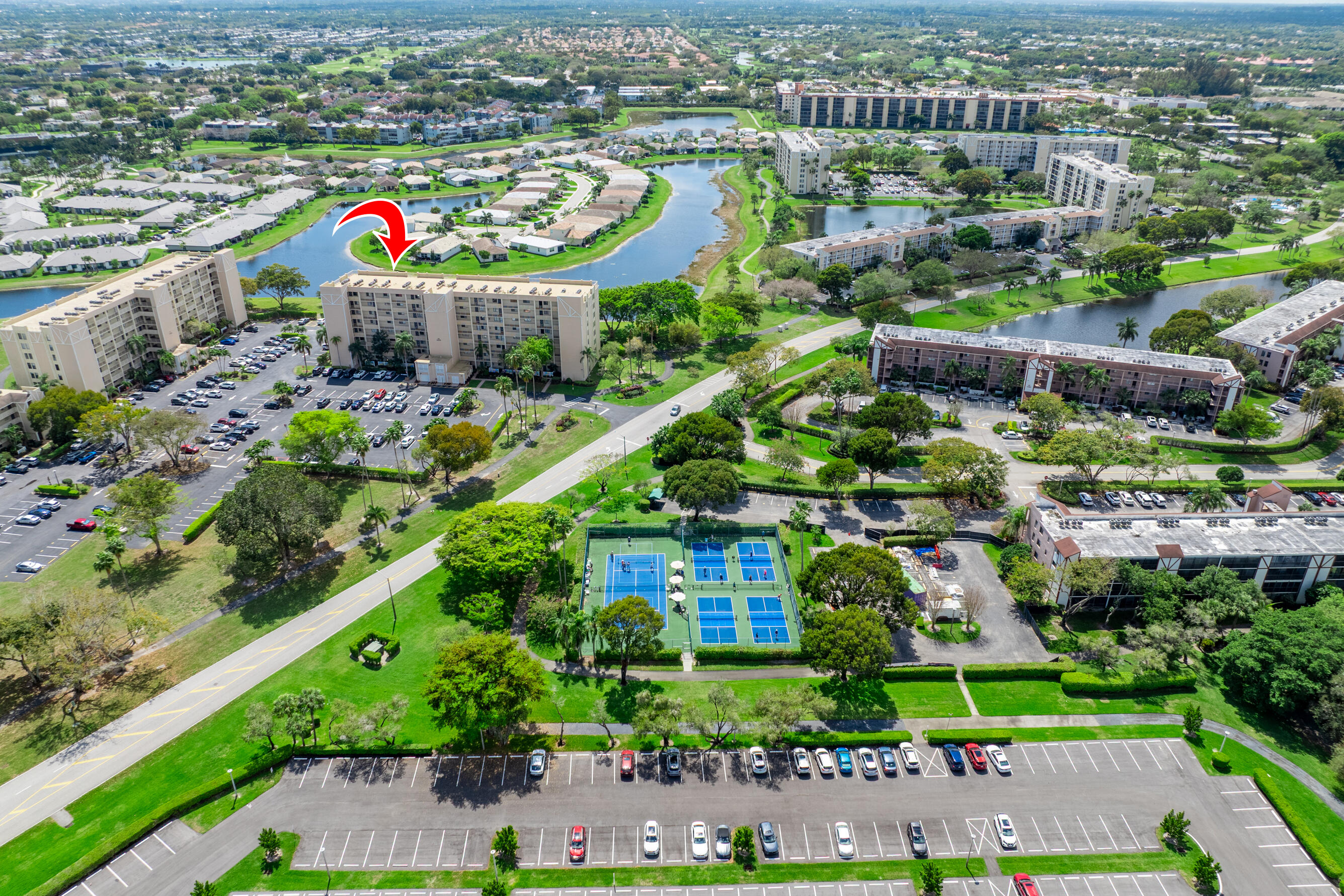 HUNTINGTON LAKES SEC THREE CONDOS - Residential