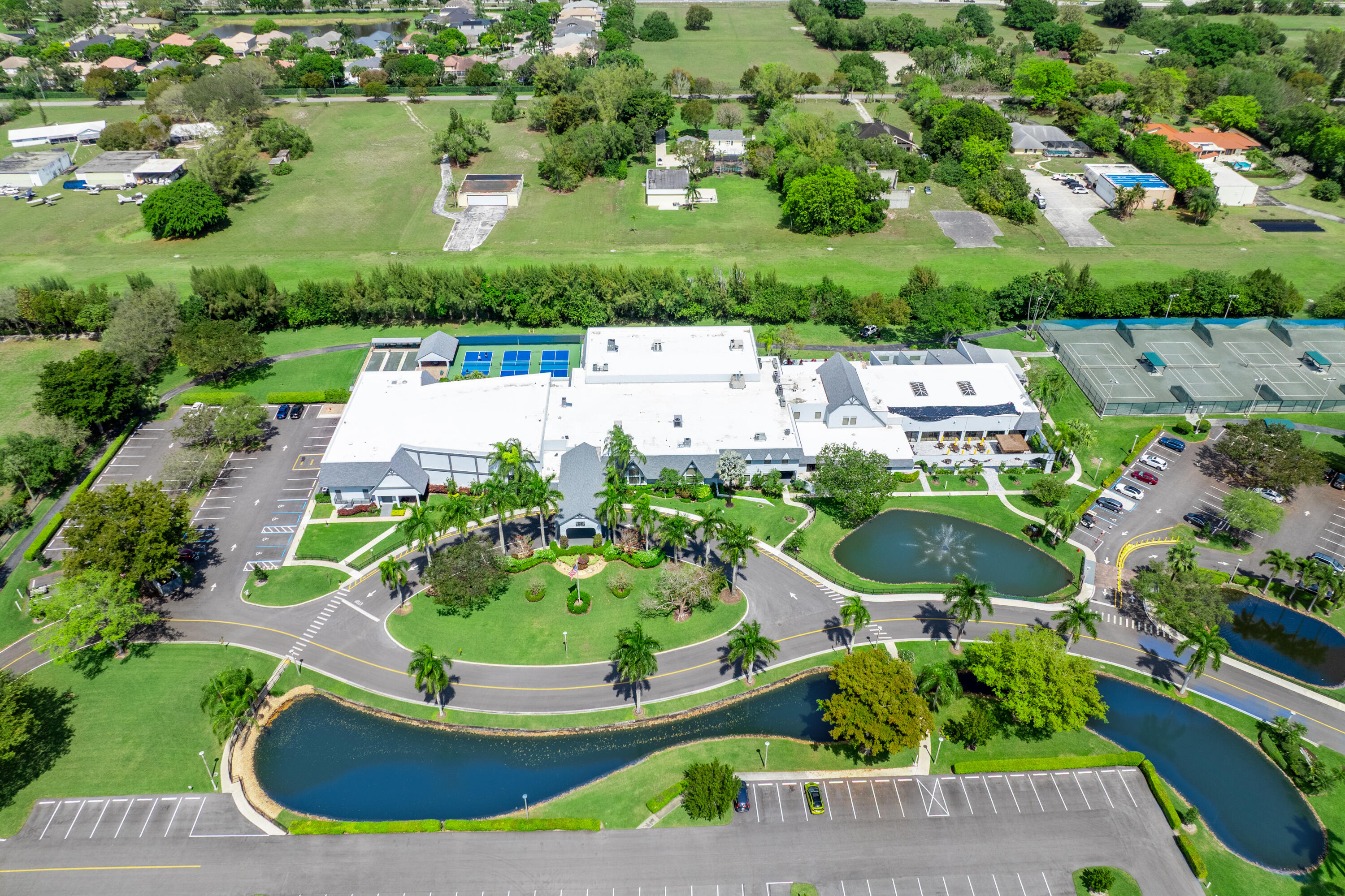 HUNTINGTON LAKES SEC THREE CONDOS - Residential