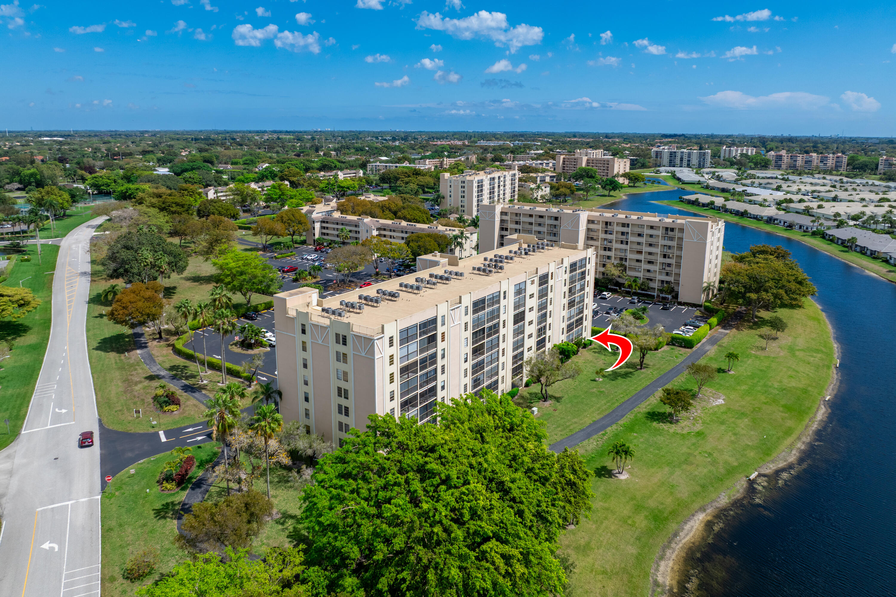 HUNTINGTON LAKES SEC THREE CONDOS - Residential