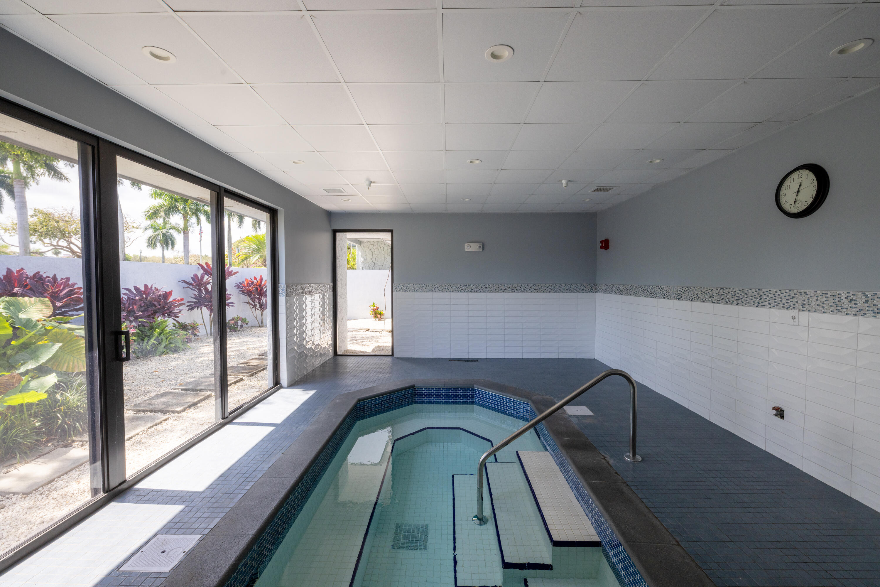 HUNTINGTON LAKES SEC THREE CONDOS - Residential