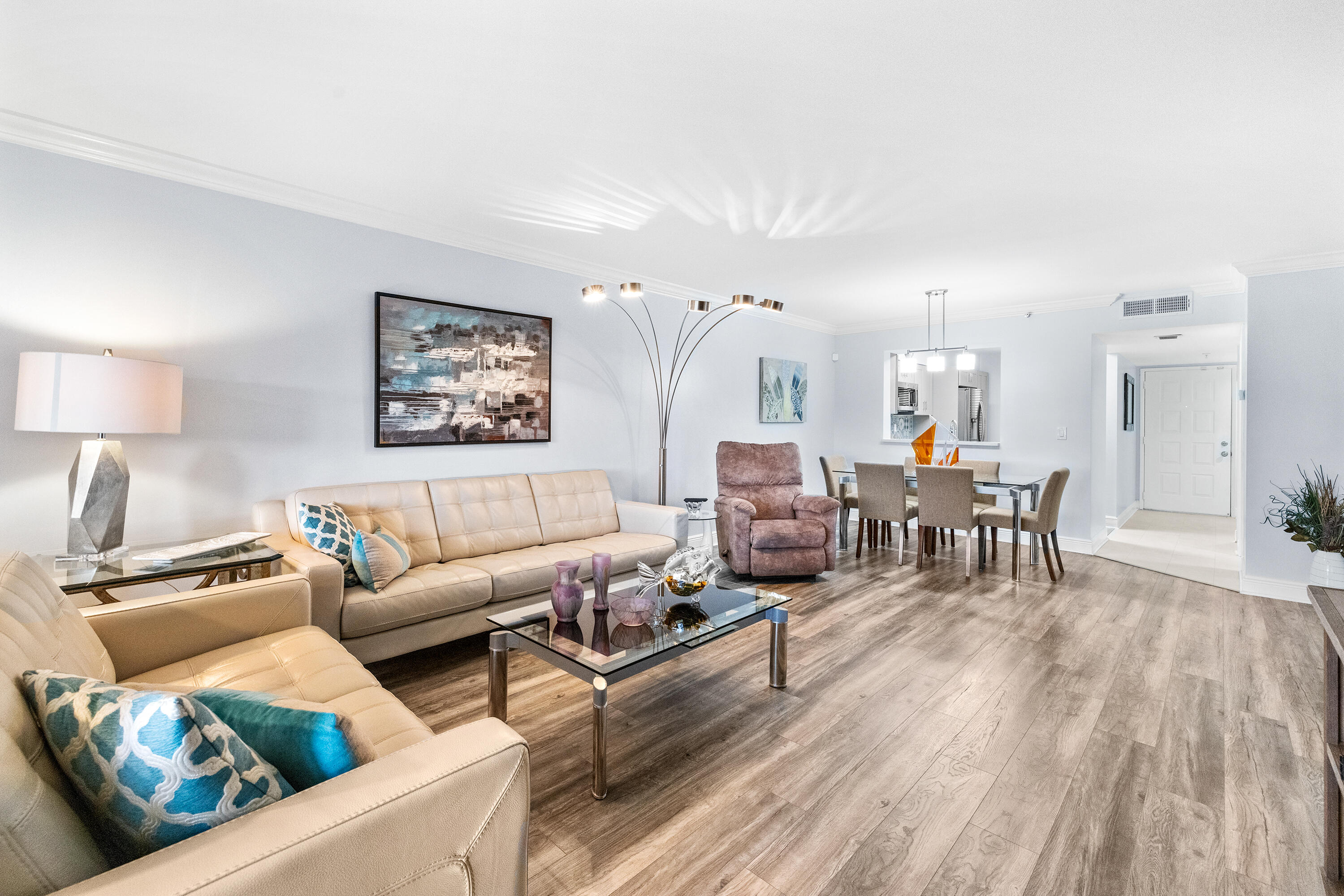 HUNTINGTON LAKES SEC THREE CONDOS - Residential