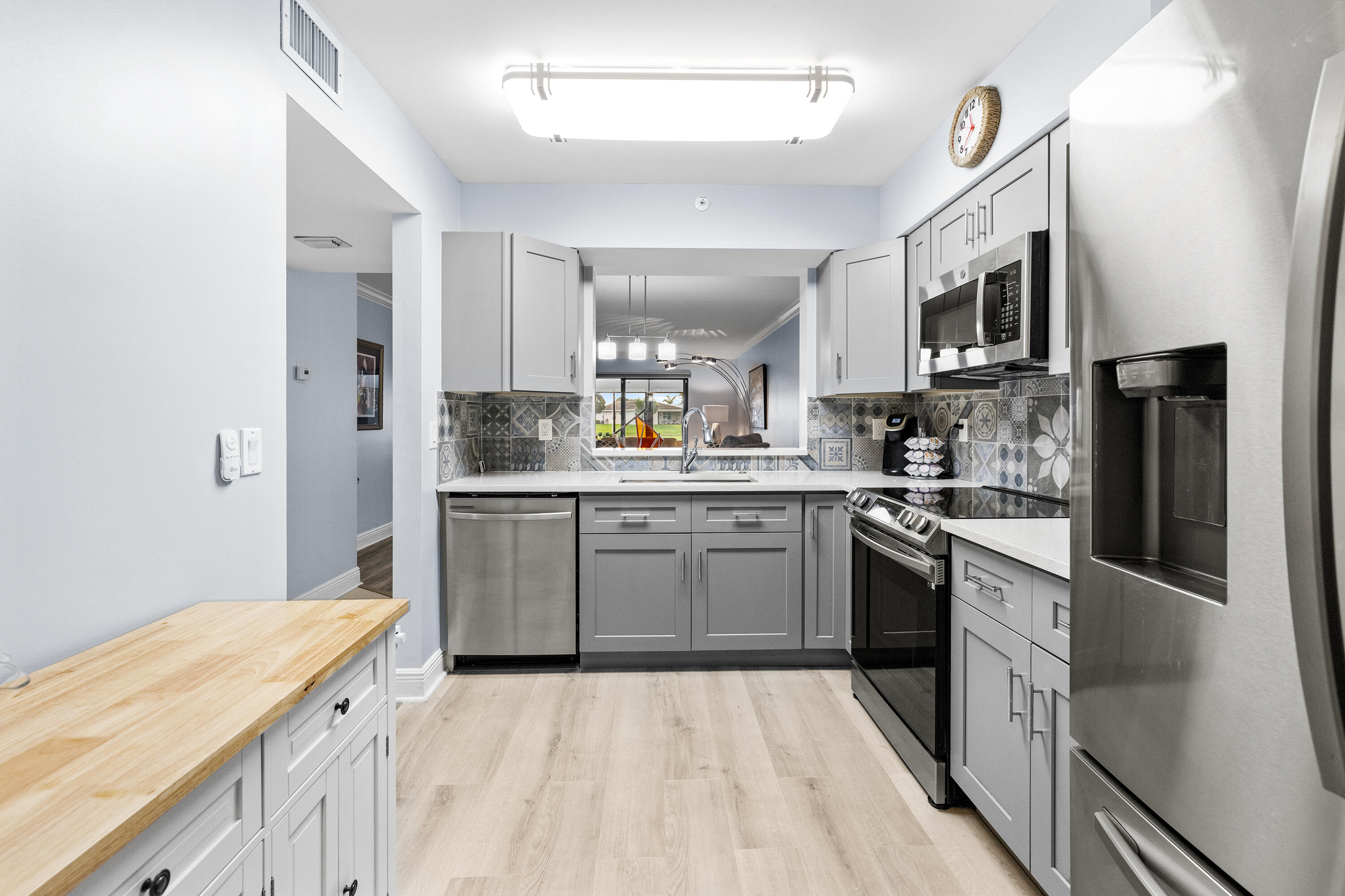 HUNTINGTON LAKES SEC THREE CONDOS - Residential