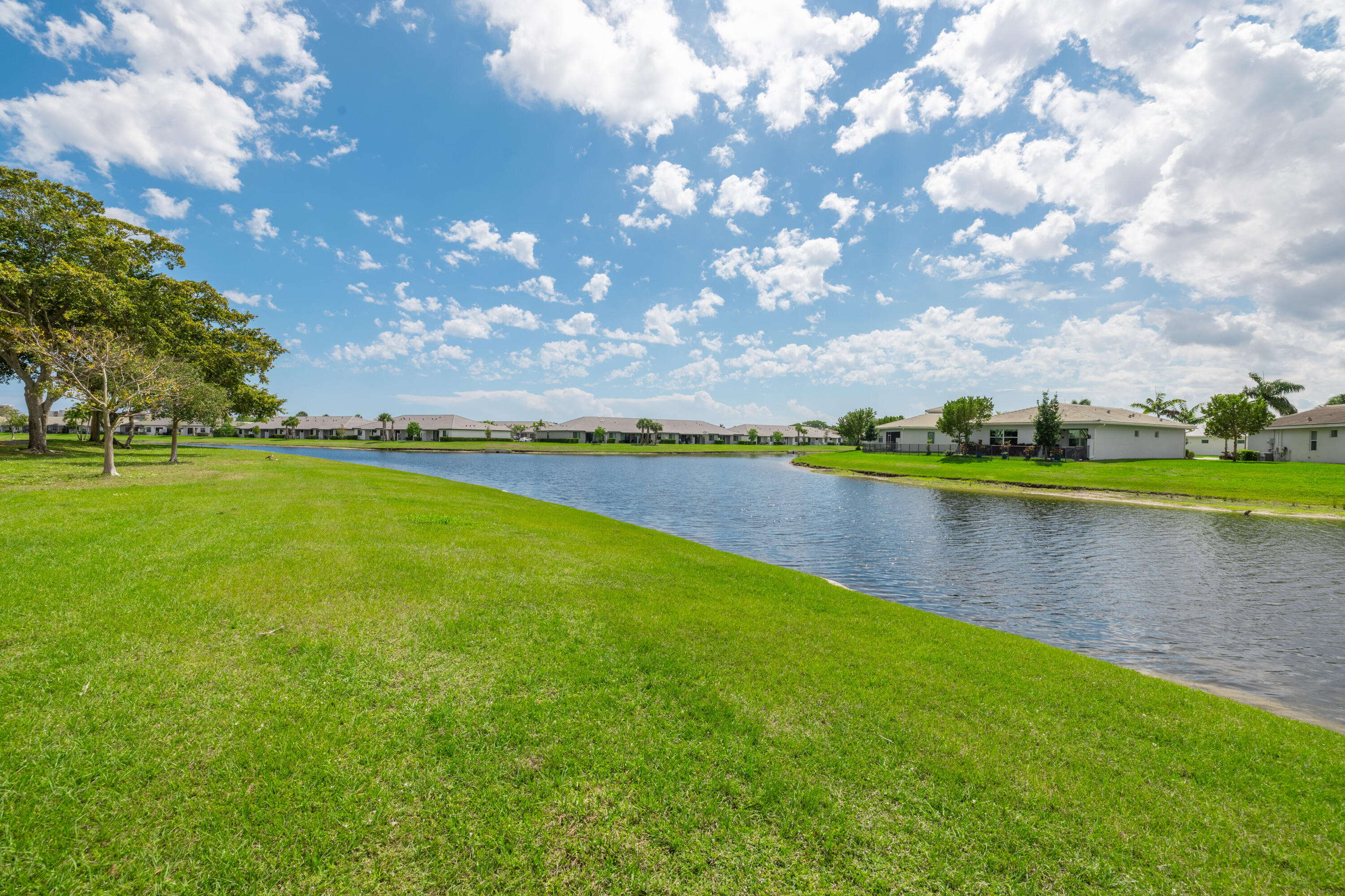 HUNTINGTON LAKES SEC THREE CONDOS - Residential
