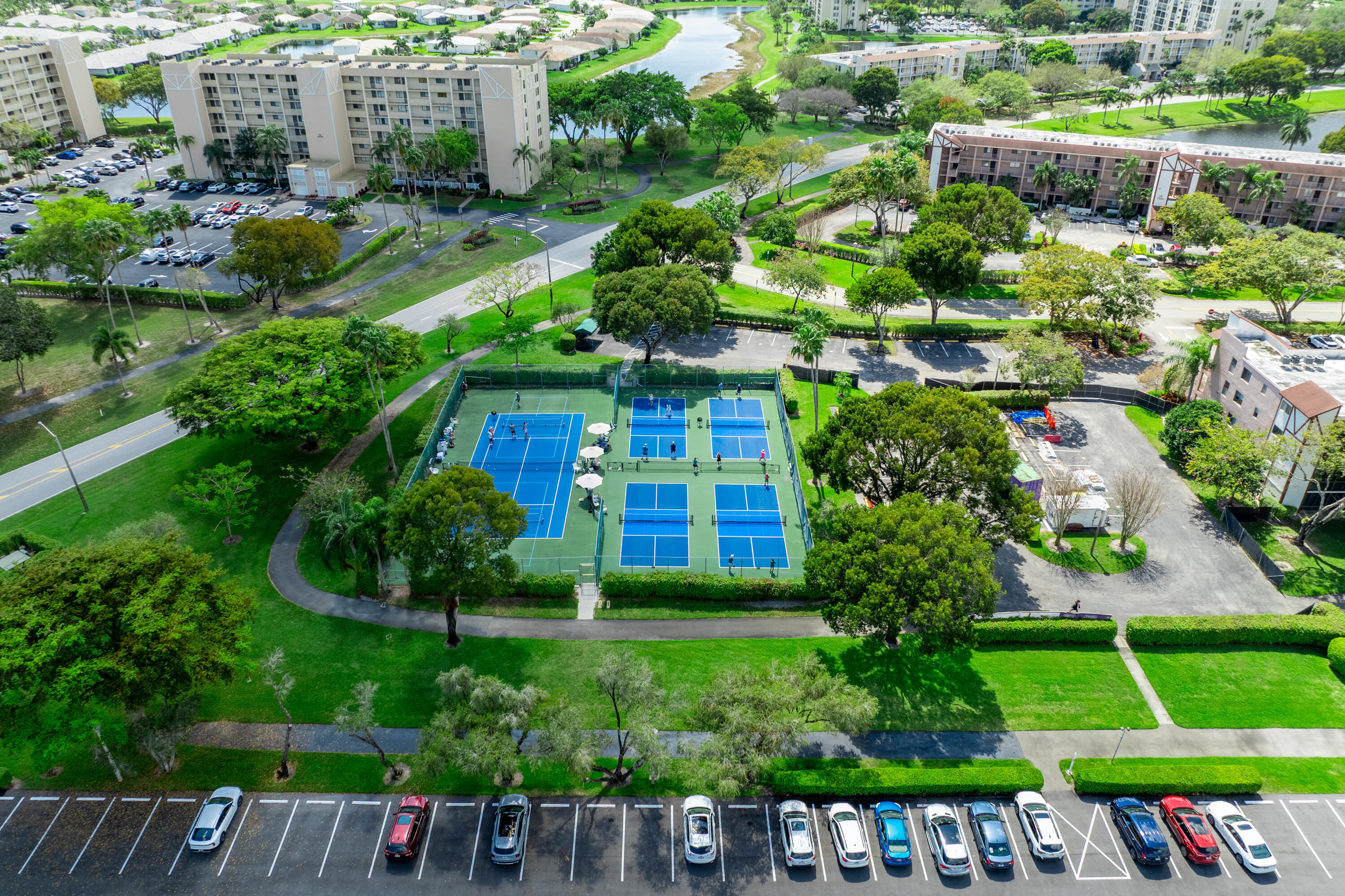 HUNTINGTON LAKES SEC THREE CONDOS - Residential