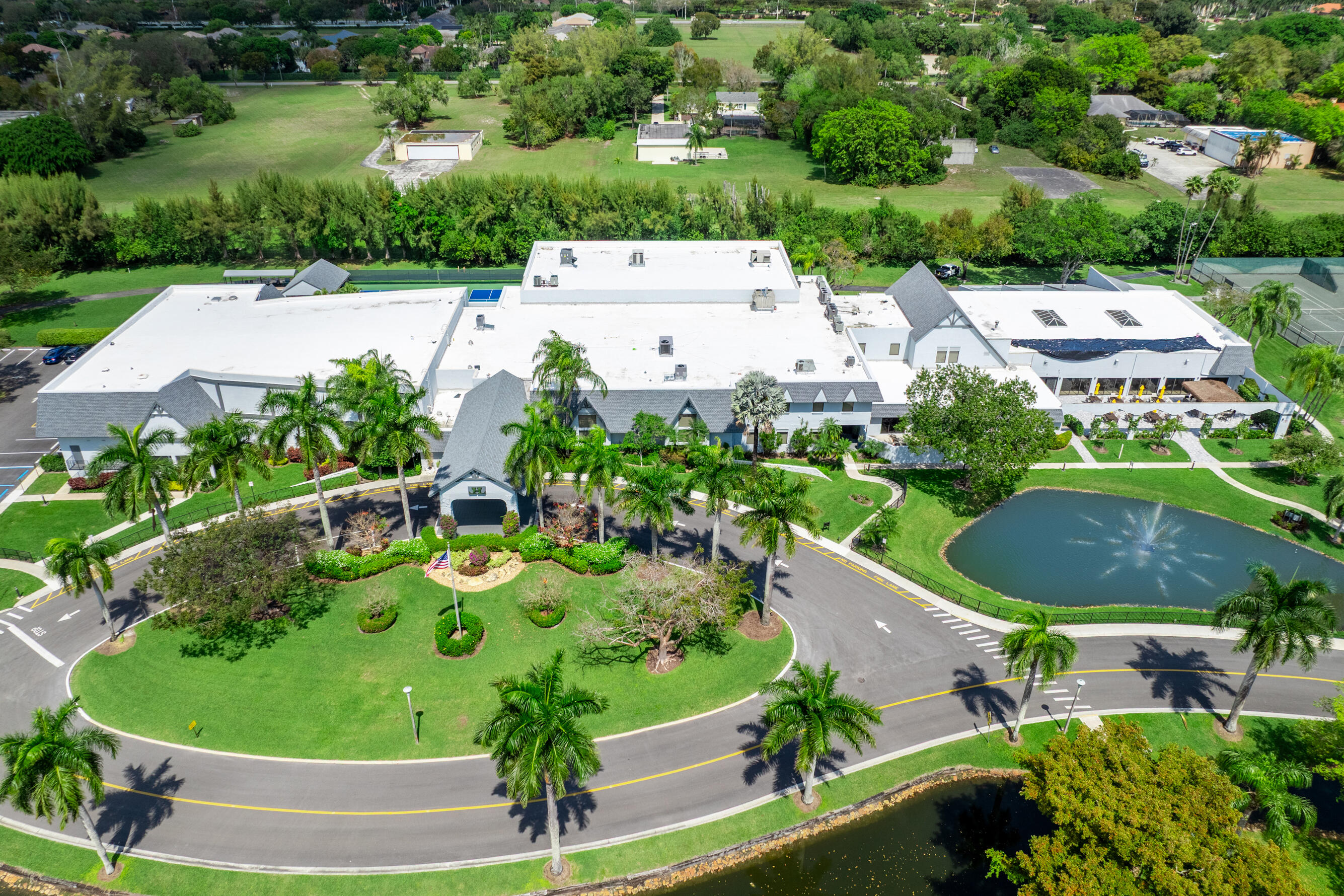 HUNTINGTON LAKES SEC THREE CONDOS - Residential