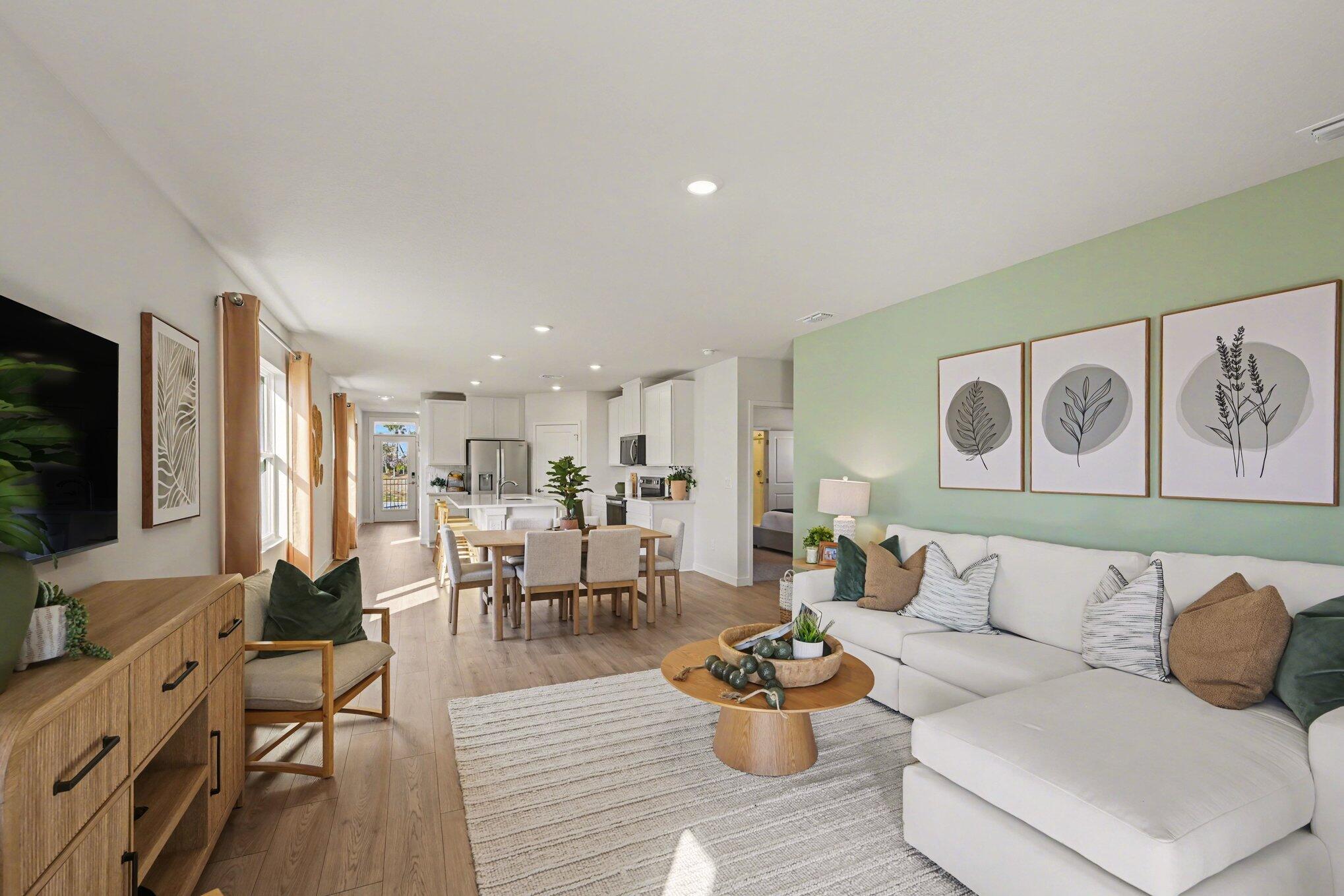 9633 Venetian Square