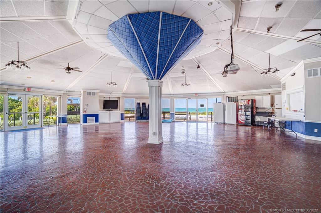 HOLIDAY OUT AT ST LUCIE SECTION B - Residential