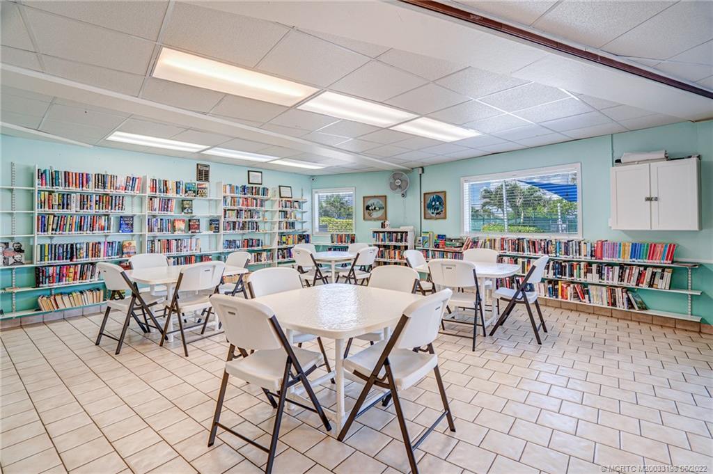 HOLIDAY OUT AT ST LUCIE SECTION B - Residential