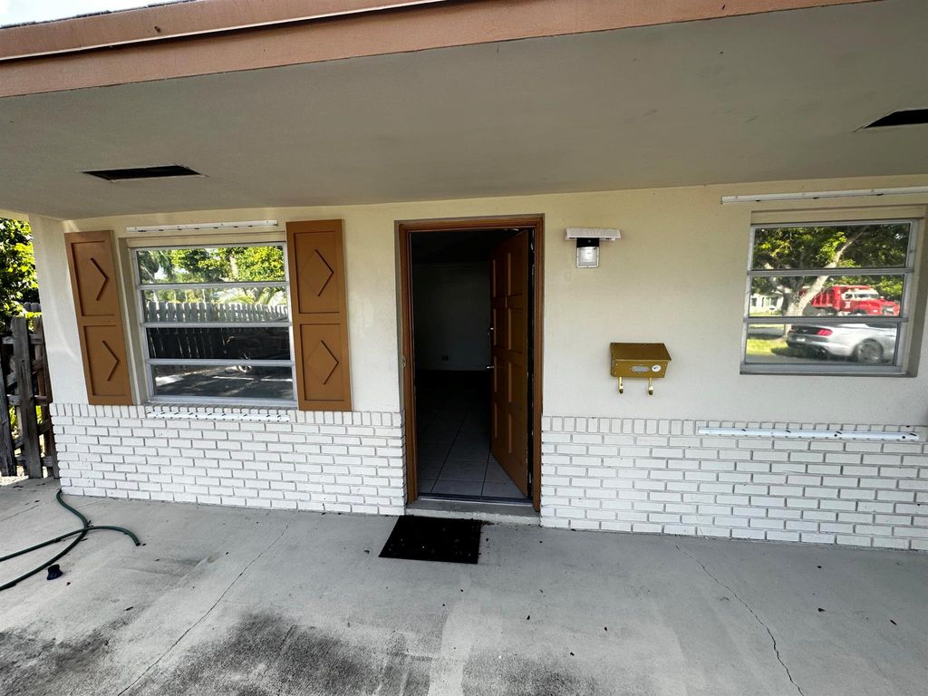 Photo of 2901 Albatross Rd #1, Delray Beach, FL 33444 (MLS # R10902322)