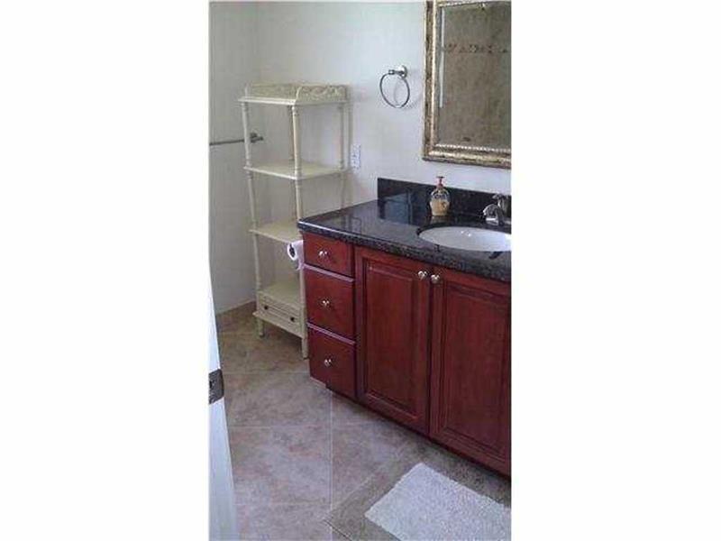 PALM-AIRE C C APTS 42 CON - Residential Lease