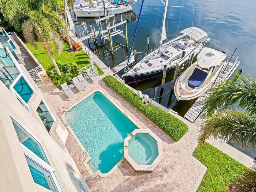 Aria At Las Olas Condo - Residential Lease