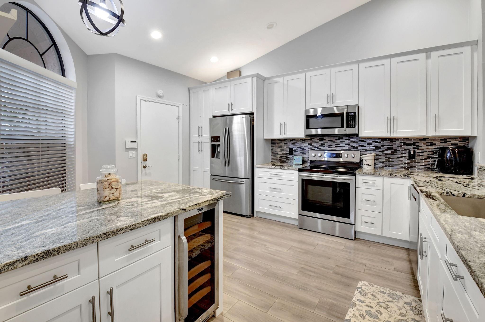 7704 LEXINGTON CLUB BLVD UNIT B B